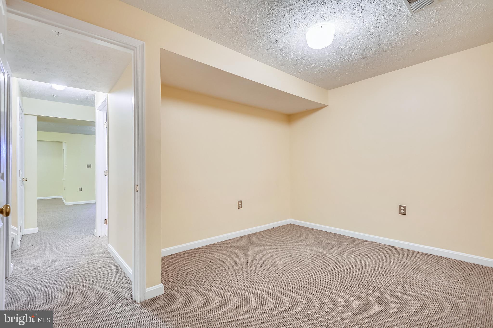 COLLEGE - Residential