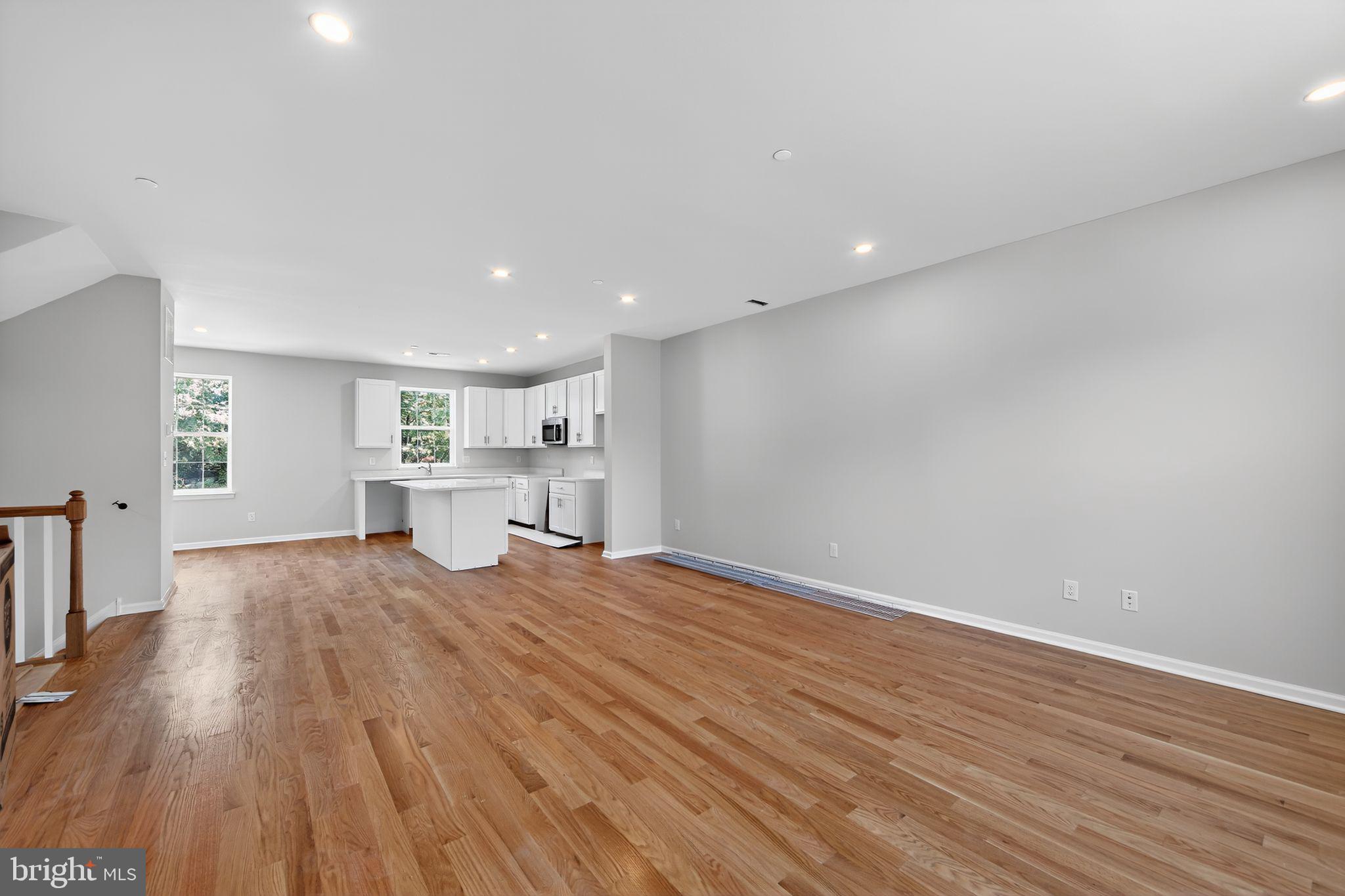 3 N Girard ROOSEVELT AVENUE 101