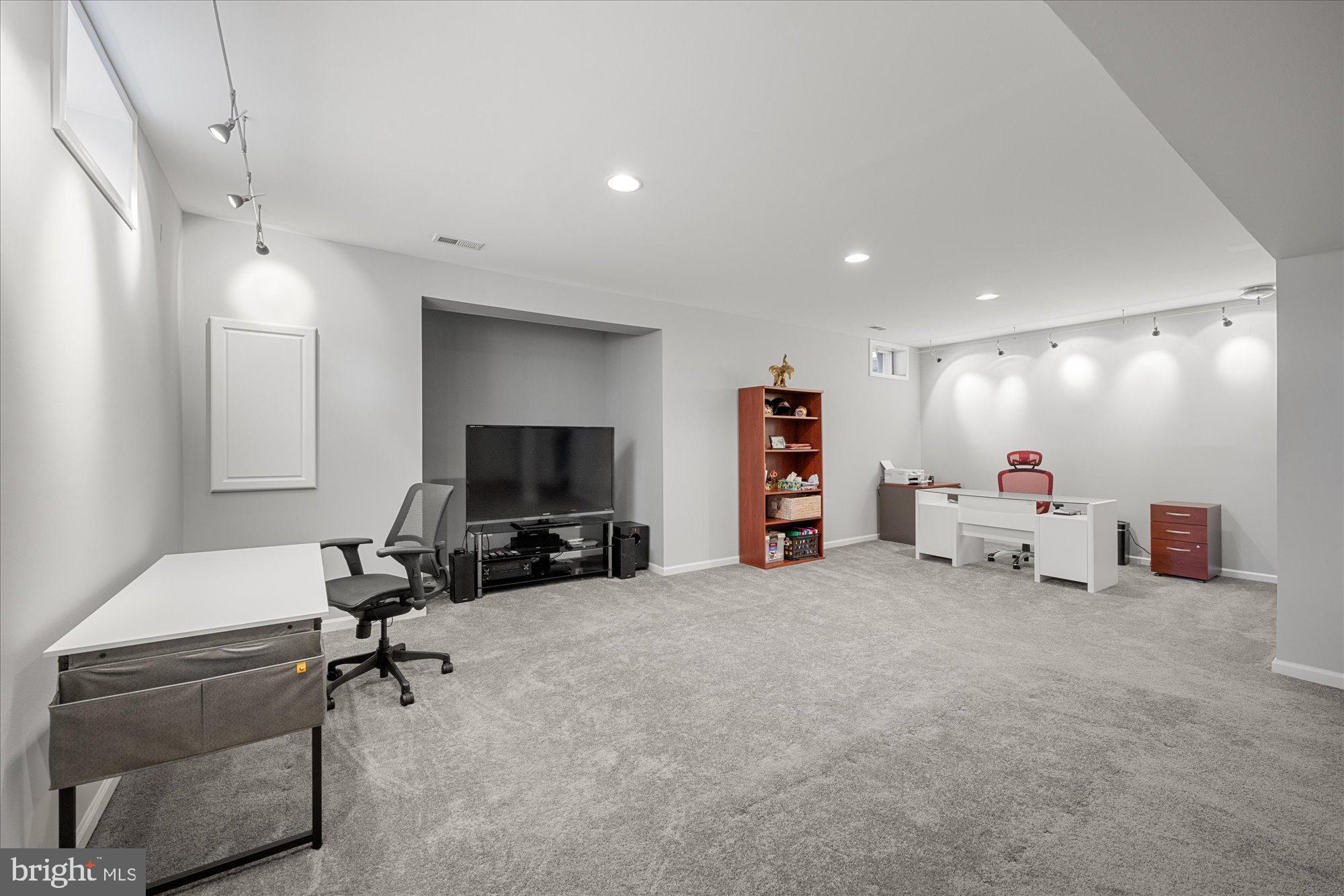 BELMONT COUNTRY CLUB - Residential