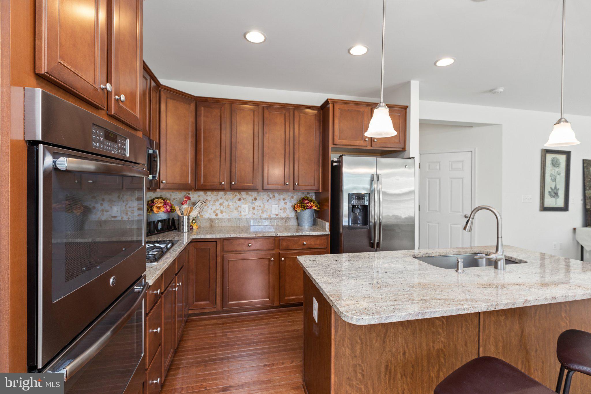 EAGLES POINTE - Residential