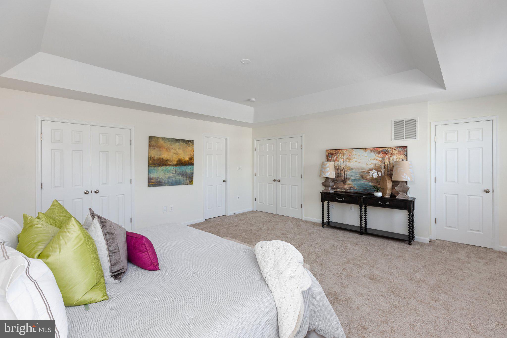 EAGLES POINTE - Residential