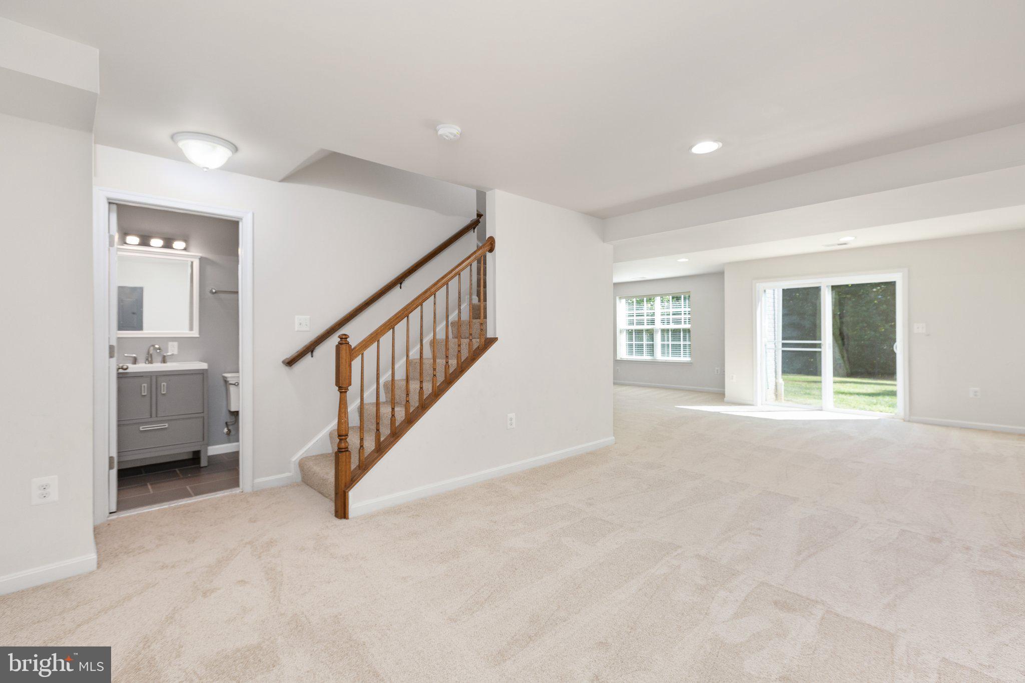 EAGLES POINTE - Residential