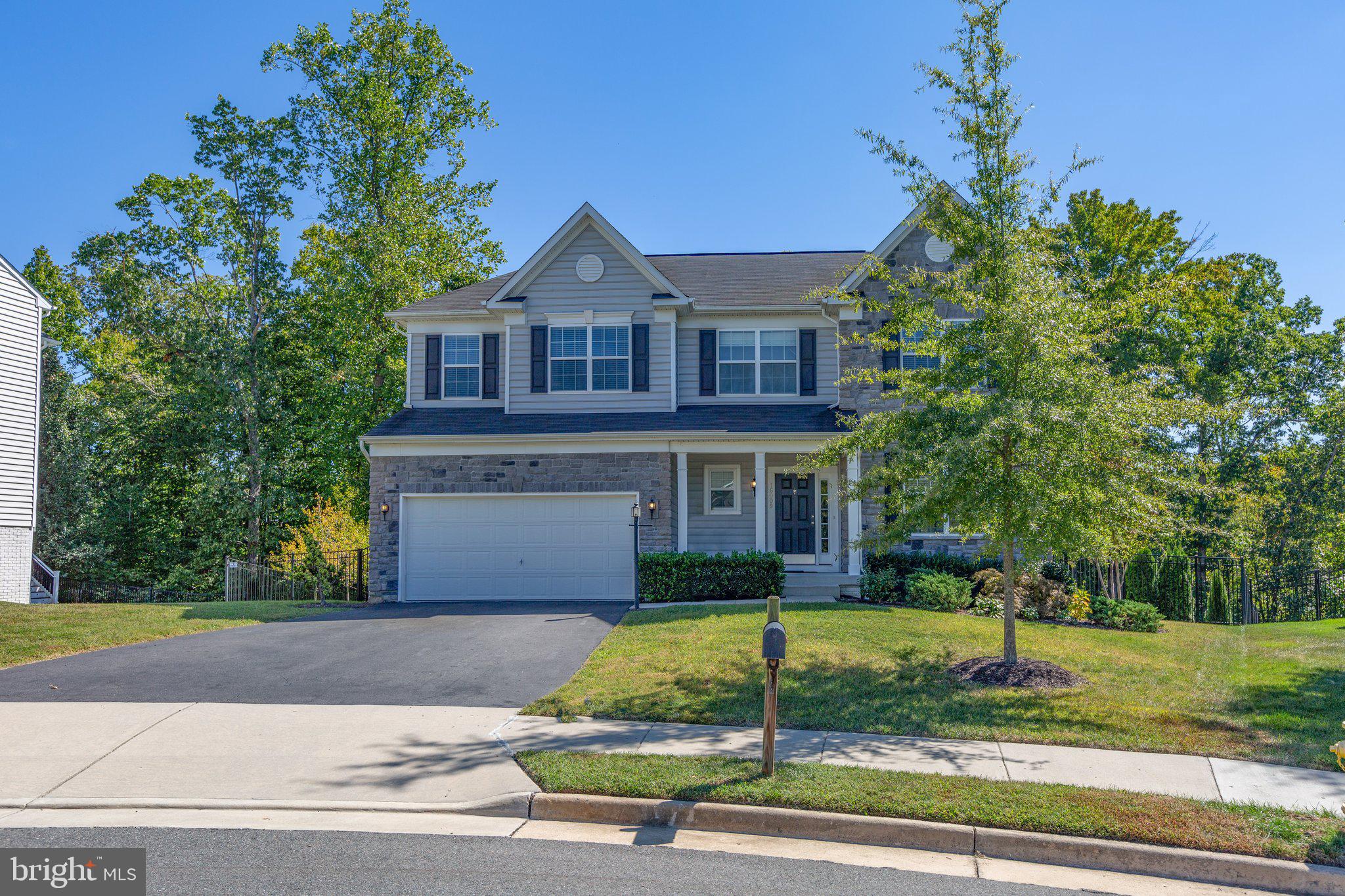 EAGLES POINTE - Residential