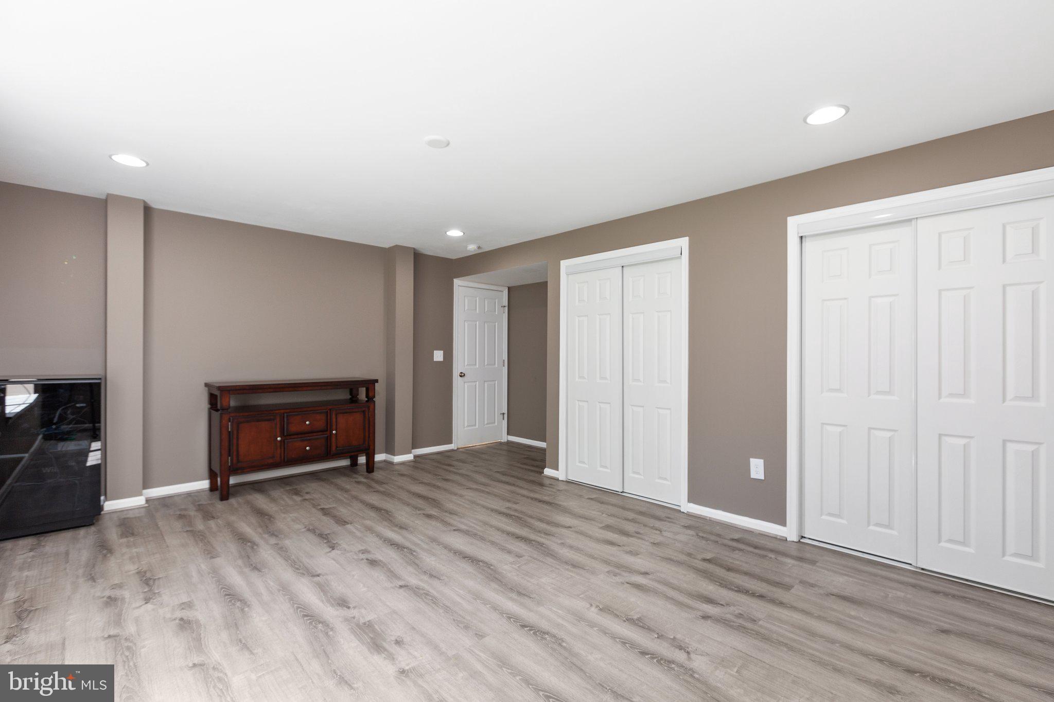 EAGLES POINTE - Residential