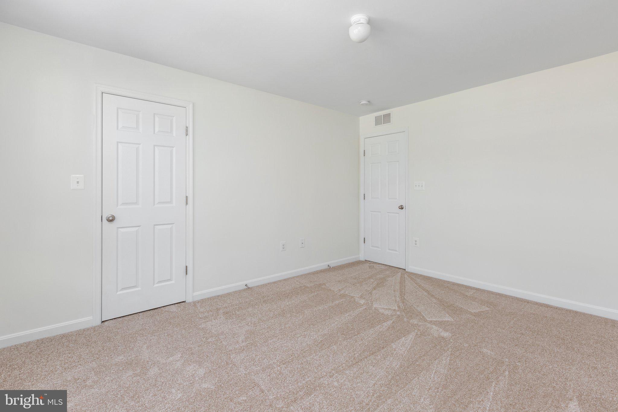 EAGLES POINTE - Residential