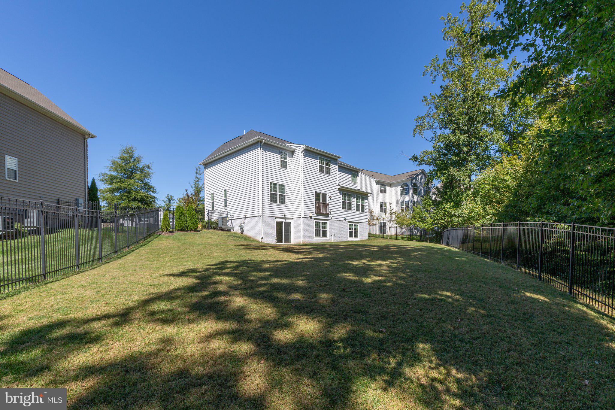 EAGLES POINTE - Residential