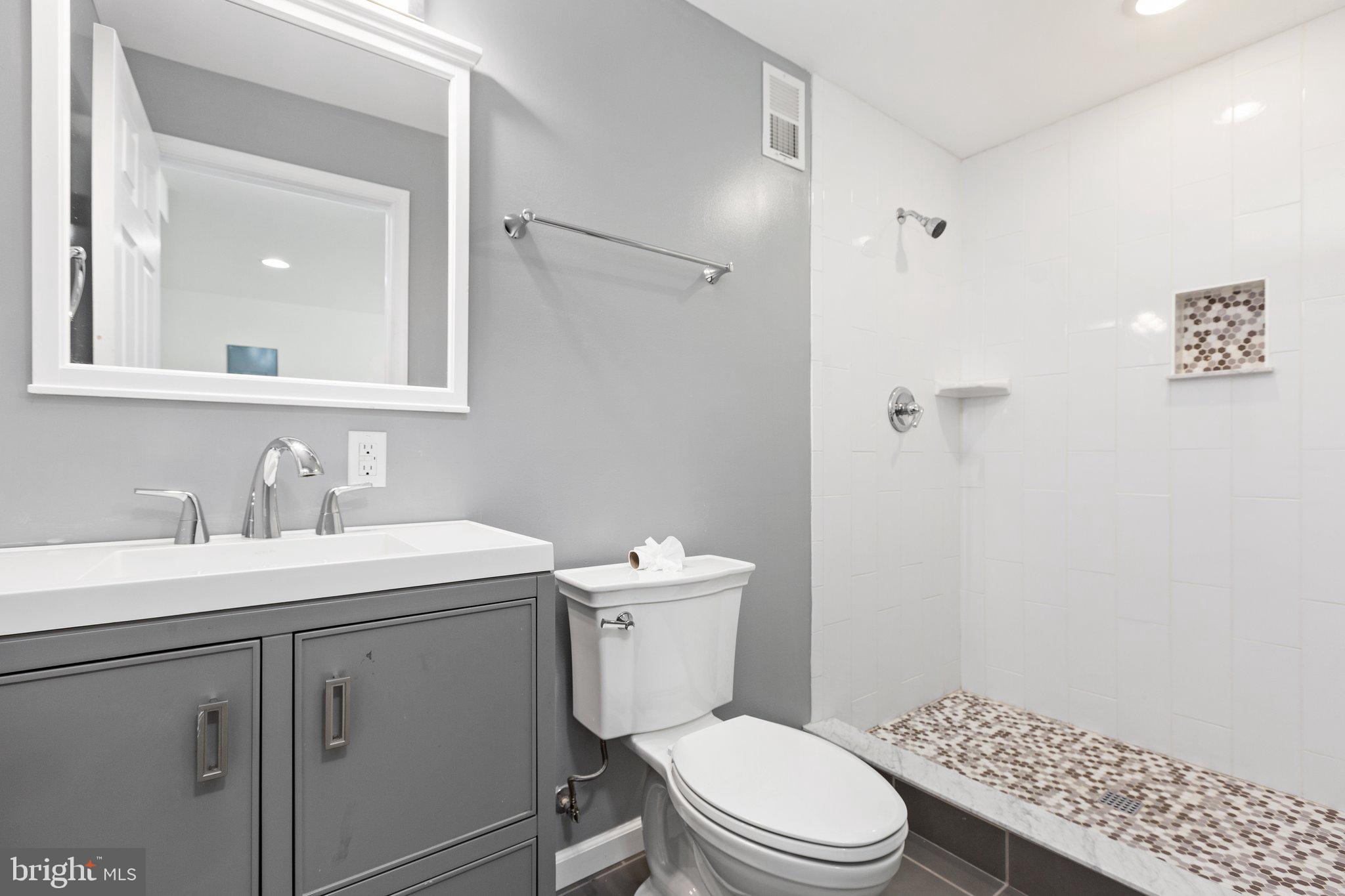 EAGLES POINTE - Residential