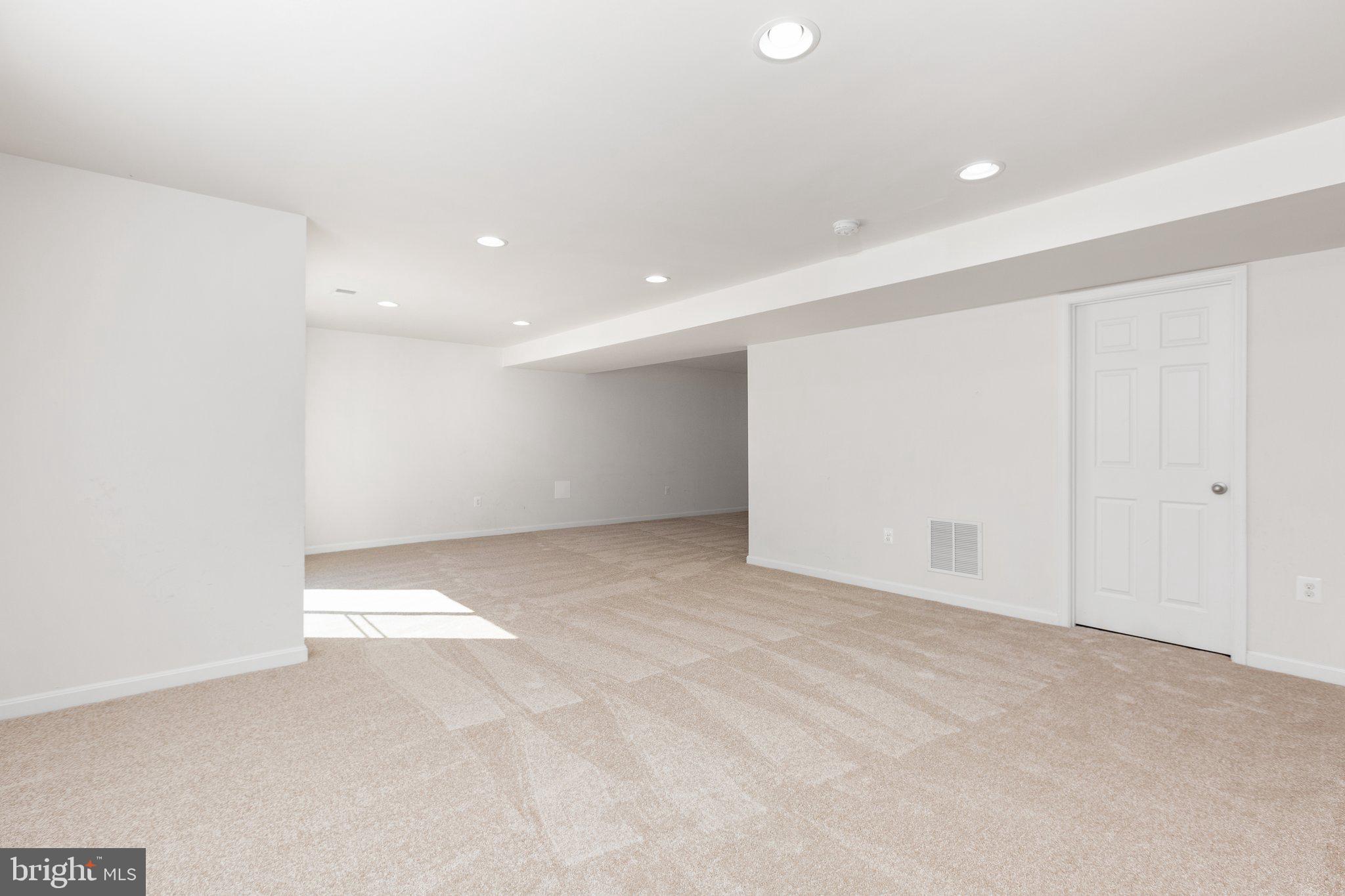 EAGLES POINTE - Residential