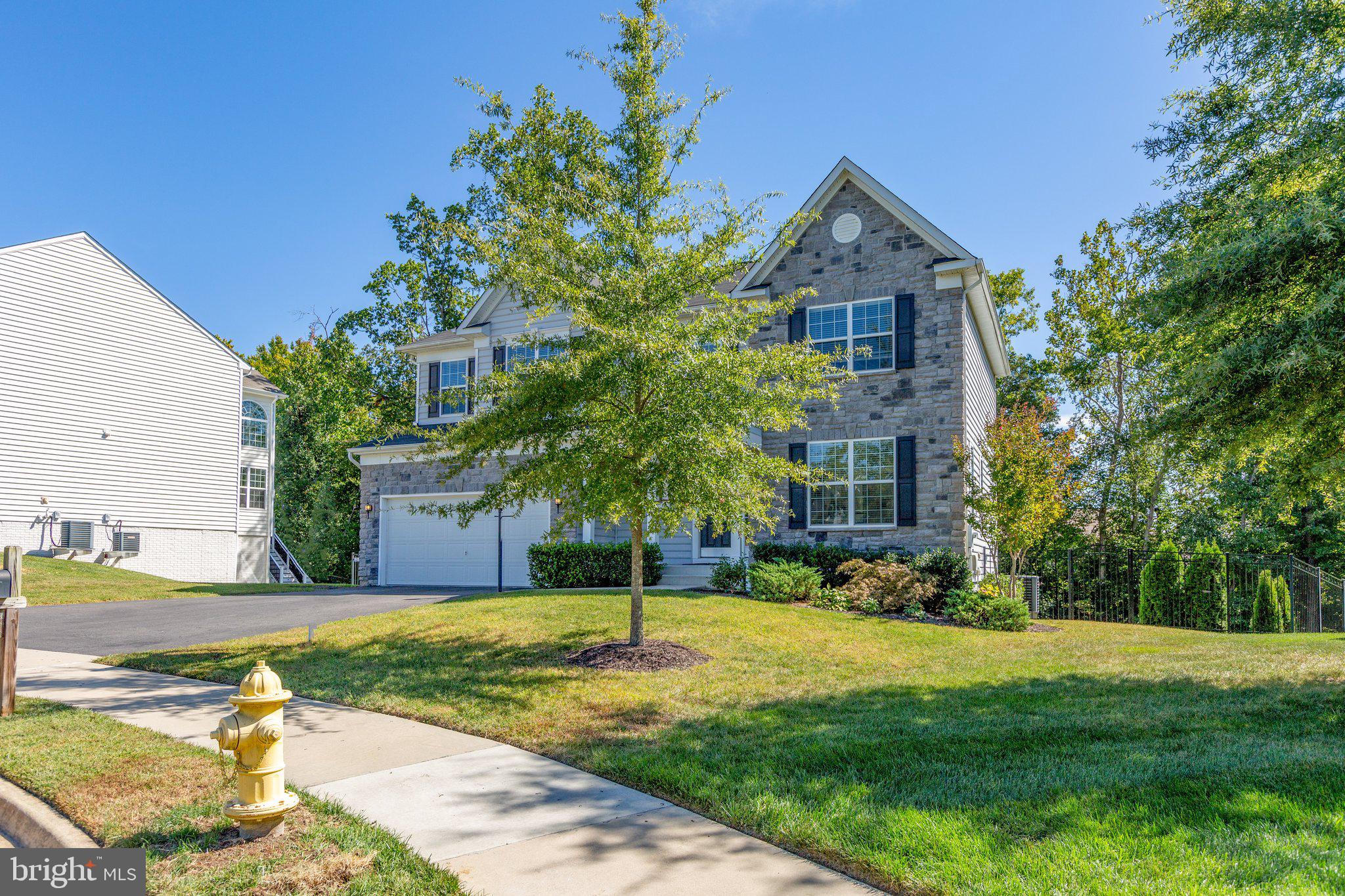 EAGLES POINTE - Residential