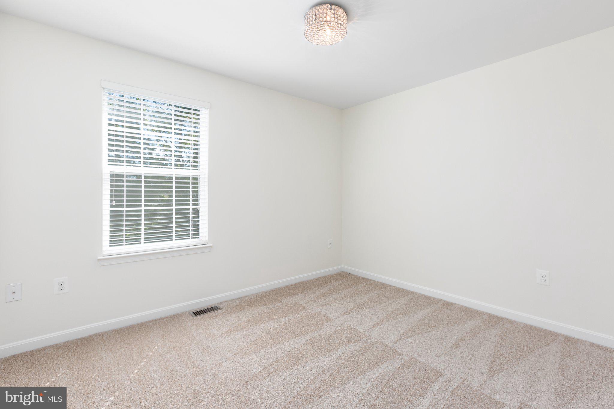 EAGLES POINTE - Residential