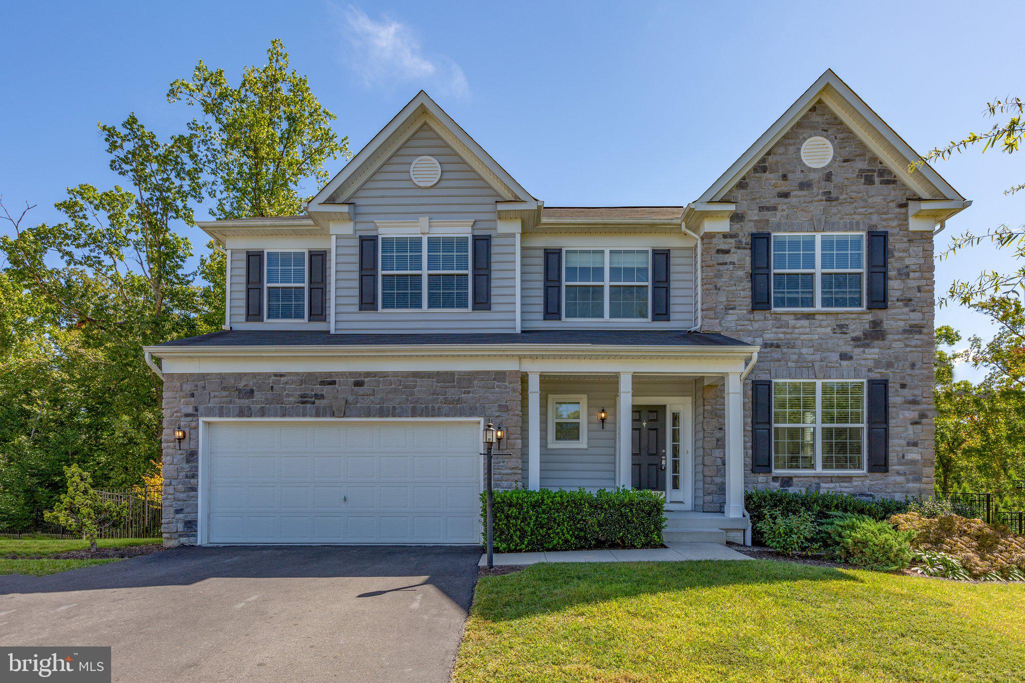 EAGLES POINTE - Residential