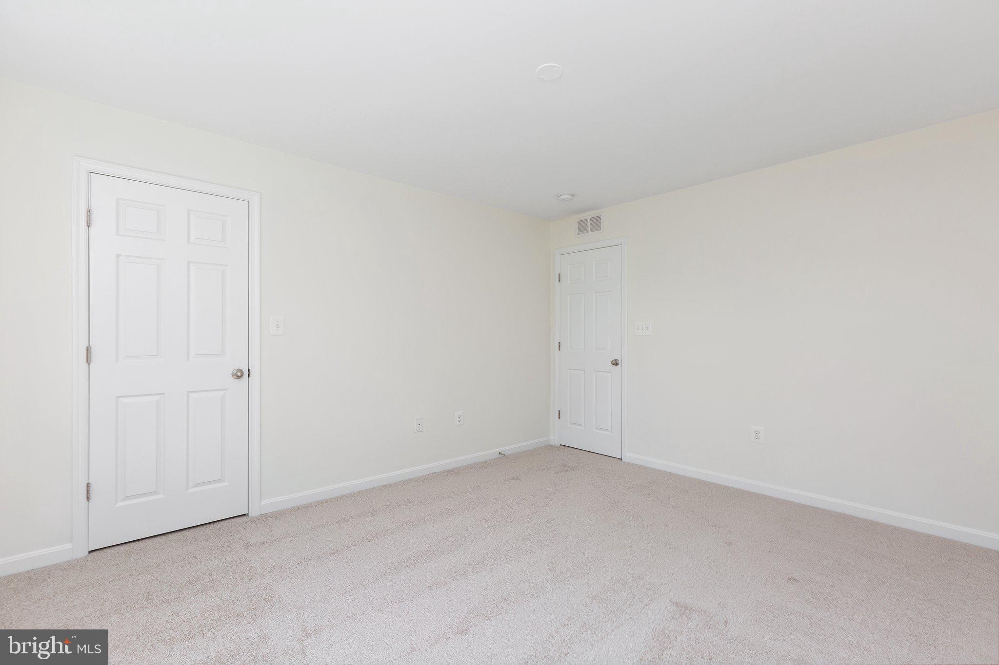 EAGLES POINTE - Residential