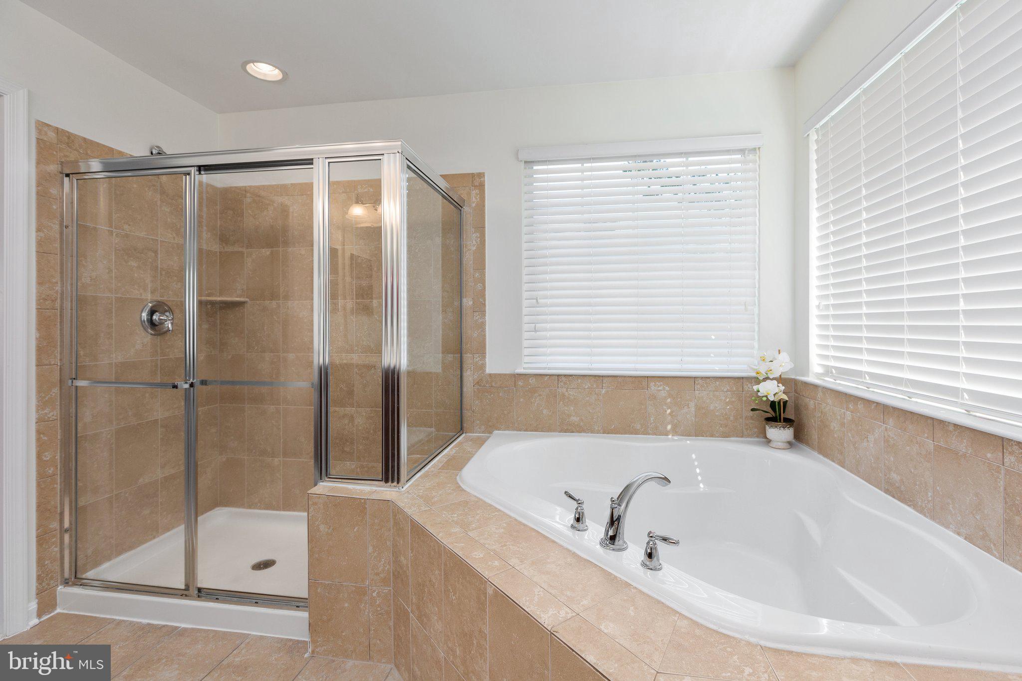 EAGLES POINTE - Residential