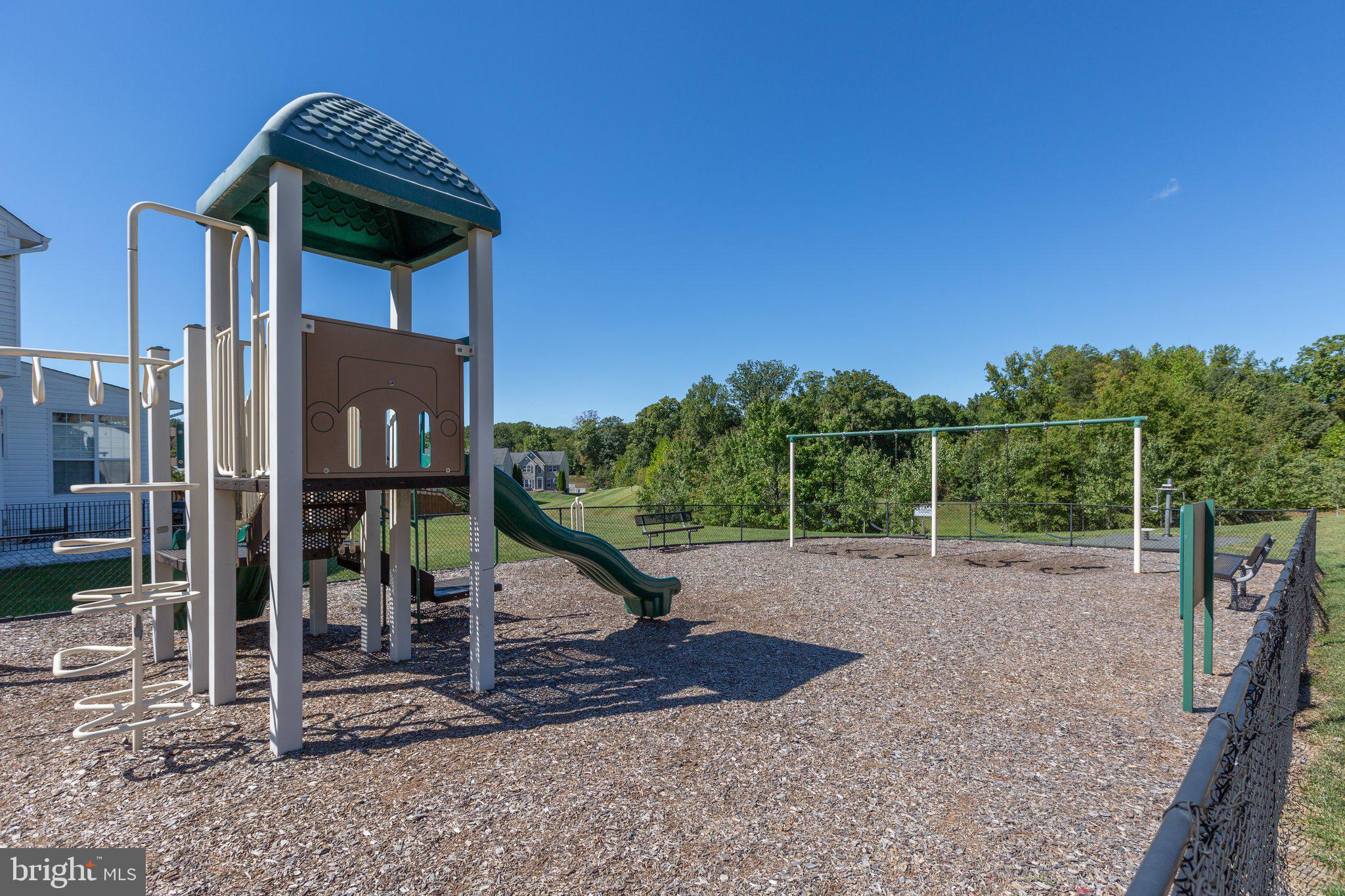 EAGLES POINTE - Residential