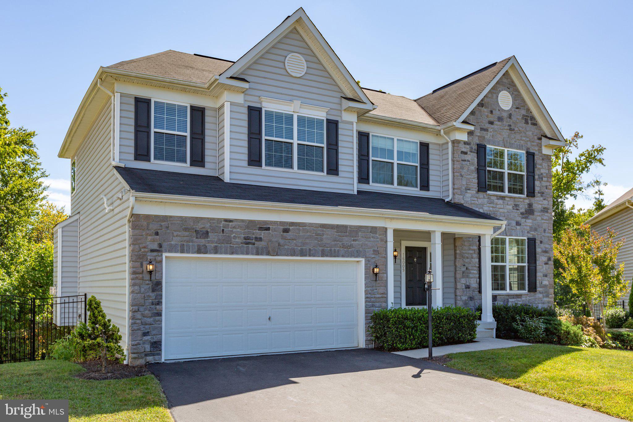 EAGLES POINTE - Residential