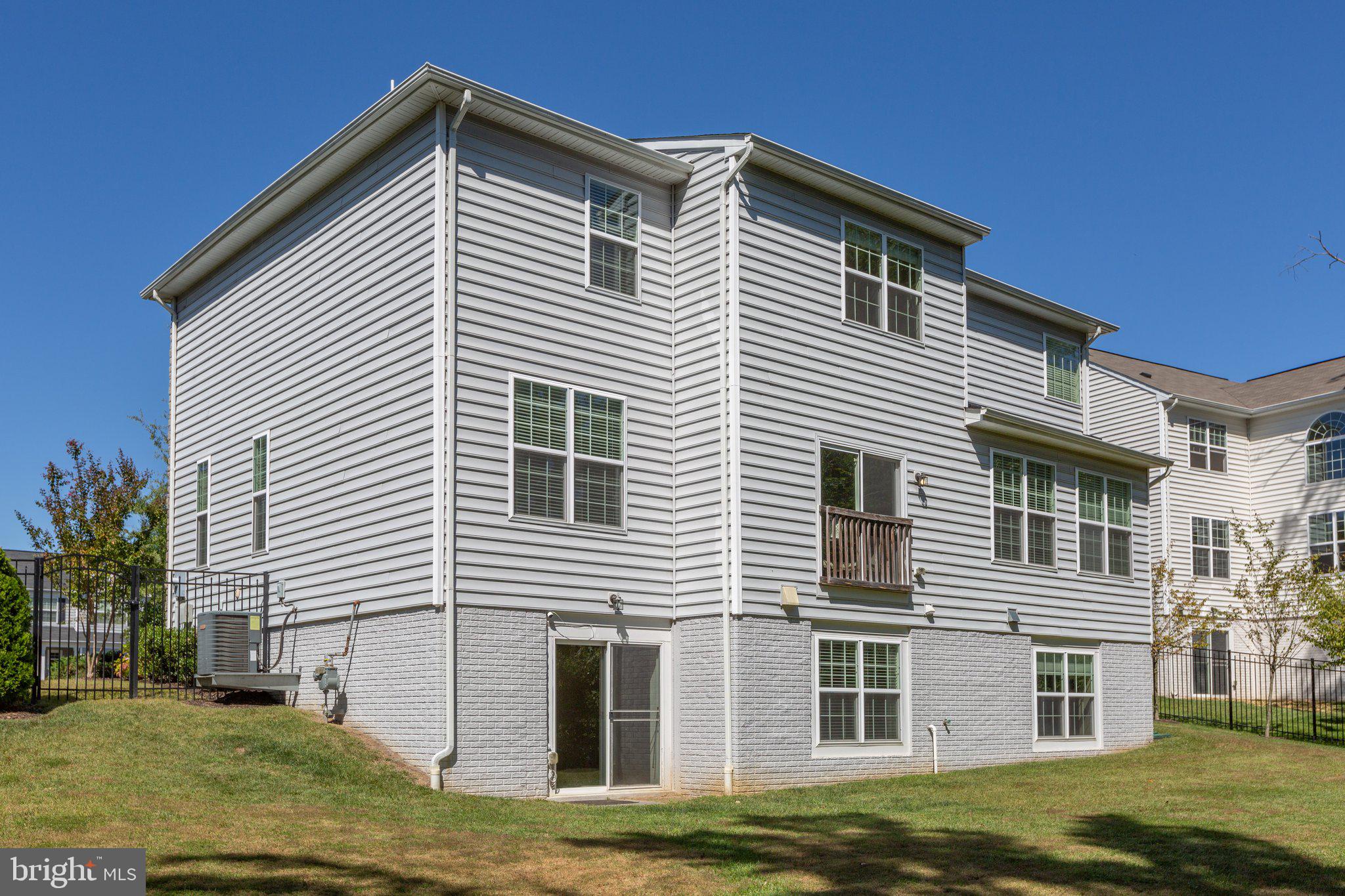 EAGLES POINTE - Residential