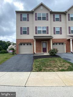 Spacious 3-Bedroom End Unit Townhome for Rent in Trindle Spring Heights – Where Comfort Meets Convenience!**
Looking for the perfect place to call home in Mechanicsburg? This bright and airy end-unit townhome in the popular Trindle Spring Heights community has it all! With 3 bedrooms, 2.5 bathrooms, and nearly 2,000 sq ft of living space, you’ll have plenty of room to relax, entertain, and enjoy every day.
End Unit Advantage –*Located in a quiet corner of Trindle Spring Heights, this end unit townhome offers added privacy, extra natural light, and a spacious feel throughout.
Open & Airy Layout – The Hummingbird III floor plan offers a spacious living space, featuring a large kitchen that opens to the dining room, along with a separate living room and family room – ideal for hosting gatherings or enjoying cozy nights in.
Bonus Space –The lower level includes a 4th bedroom, perfect for guests, a home office, or a private retreat.
Fully Equipped Kitchen – Includes appliances and provides the perfect space for preparing your favorite meals.
Comfort Year-Round –Features central air conditioning, a 1-car garage, and plenty of natural light throughout.
Outdoor Perks – Enjoy your own private deck and take advantage of a nearby community park with a pavilion – ideal for picnics, playdates, or simply relaxing in the fresh air.
Convenient Location – Just minutes from Wegmans, Target, and with easy access to major highways. Close to Mechanicsburg Borough, Camp Hill Borough, and the Mechanicsburg Pool for local fun and recreation.
Top-Rated Schools –Located within the highly sought-after Cumberland Valley School District.
This is a wonderful opportunity to live in a vibrant community with the convenience and amenities you’ll love. Call today to schedule a showing!
Pets:Considered on a case-by-case basis
One-Time Non-Refundable Pet Fee:$350 per approved pet
Monthly Pet Rent:** $35 per pet