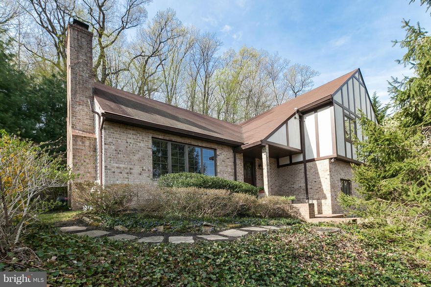 Sunny contemporary home in Riderwood School District. Renovated kitchen w/ stainless overlooks family room w/ fireplace open to patio and yard. Great flow for entertaining! 4BR, 2.5ba include master w/ separate bath. Decorator colors throughout - hardwood floors on main level. Two car garage w/ heated driveway for winter! Enjoy awesome views from this private hilltop location convenient to all.