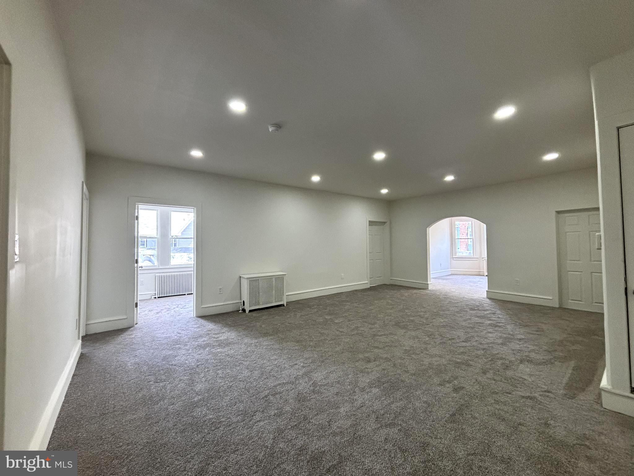 529 MONMOUTH STREET