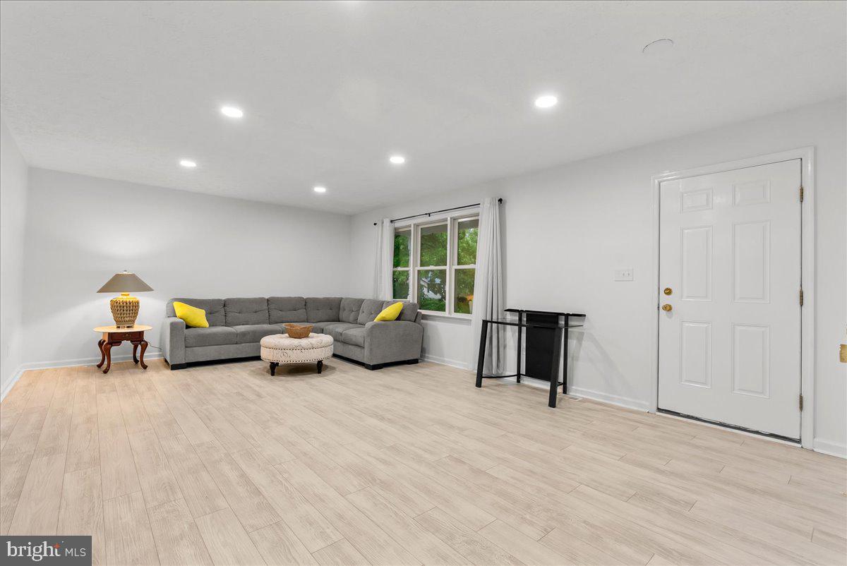 LAKE HOLIDAY ESTATES - Residential