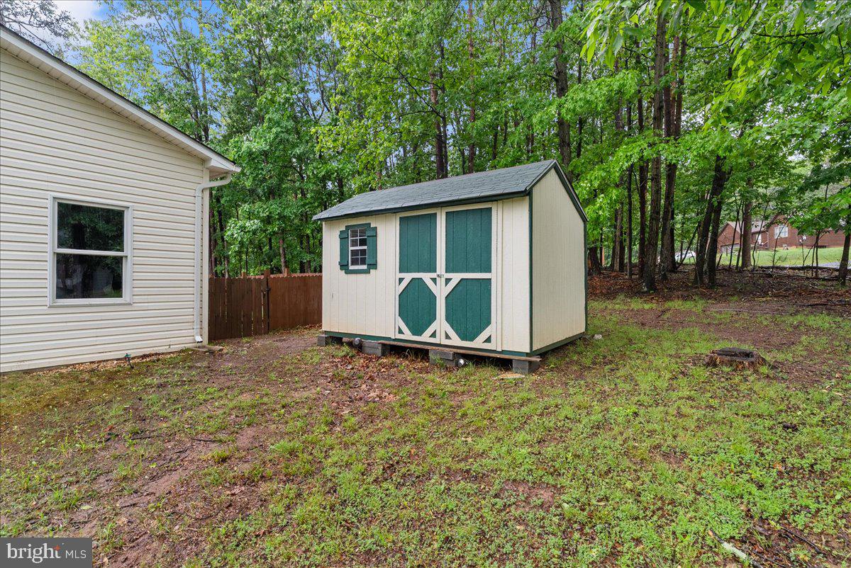 LAKE HOLIDAY ESTATES - Residential