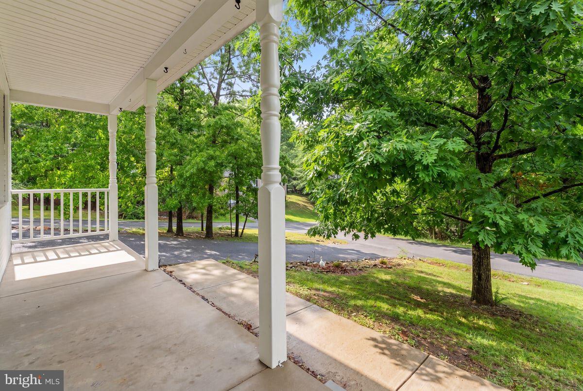 LAKE HOLIDAY ESTATES - Residential