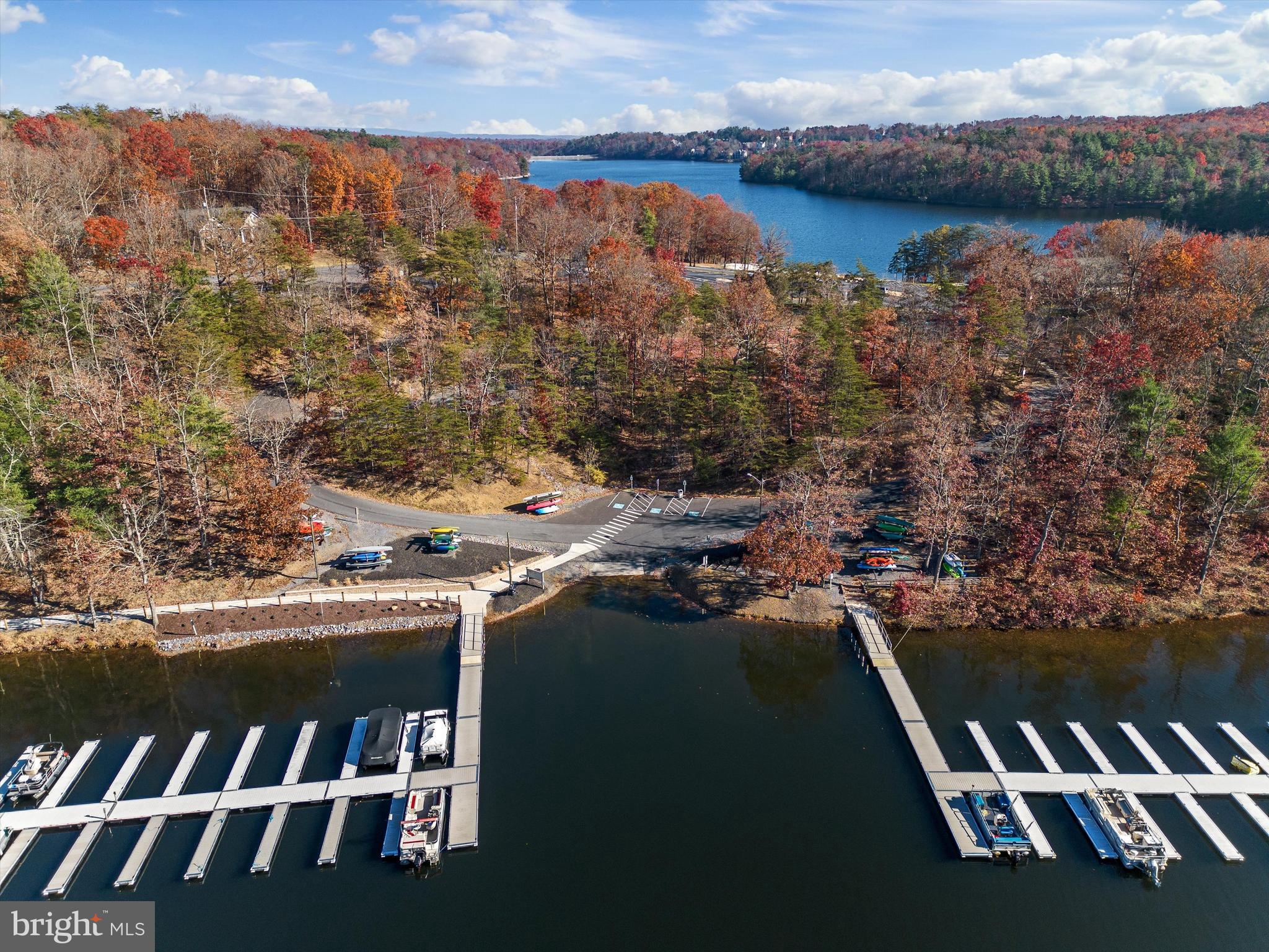 LAKE HOLIDAY ESTATES - Residential