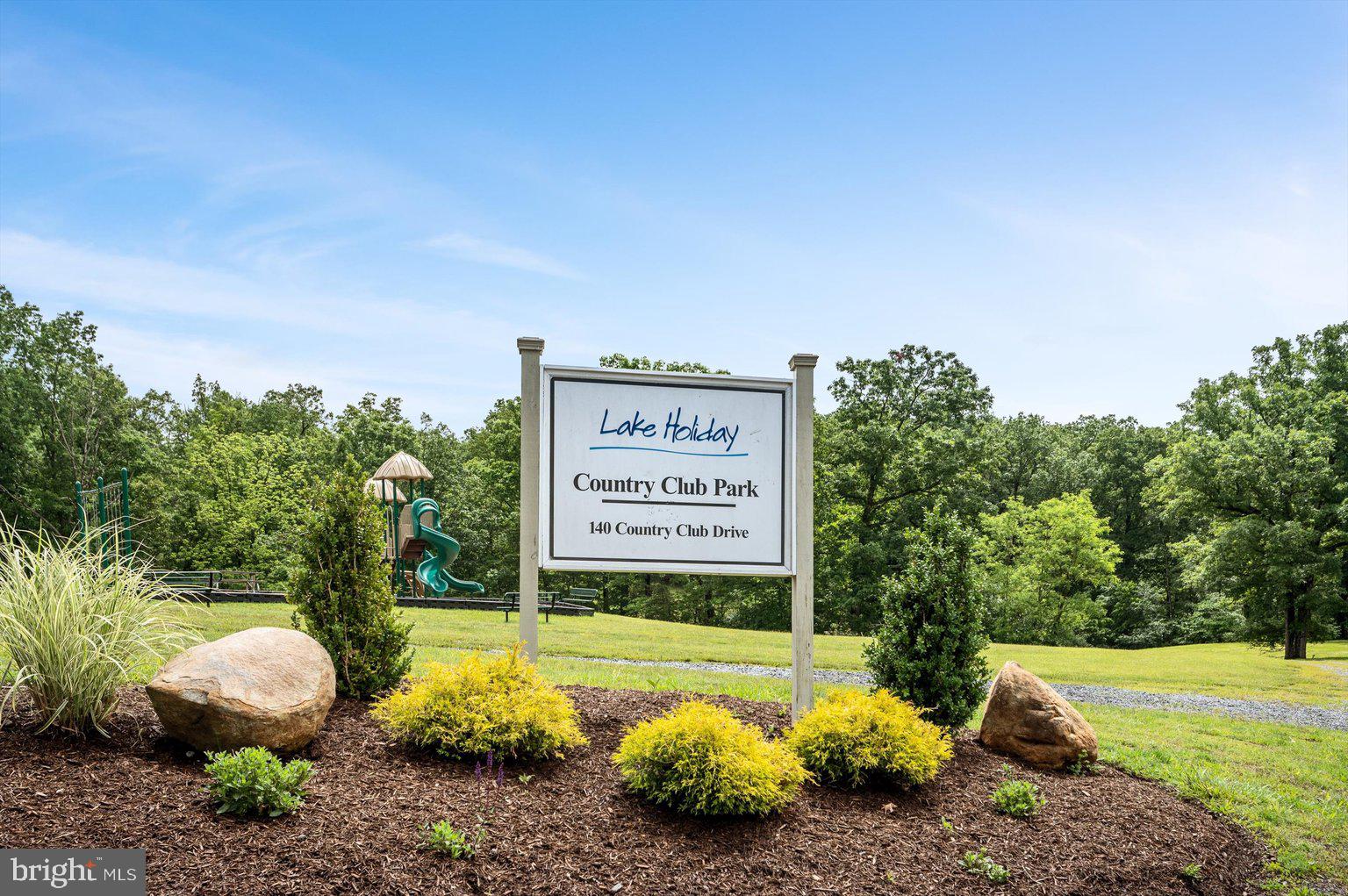 LAKE HOLIDAY ESTATES - Residential