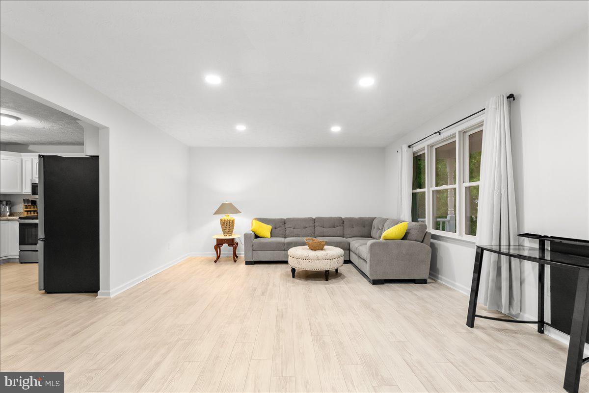 LAKE HOLIDAY ESTATES - Residential