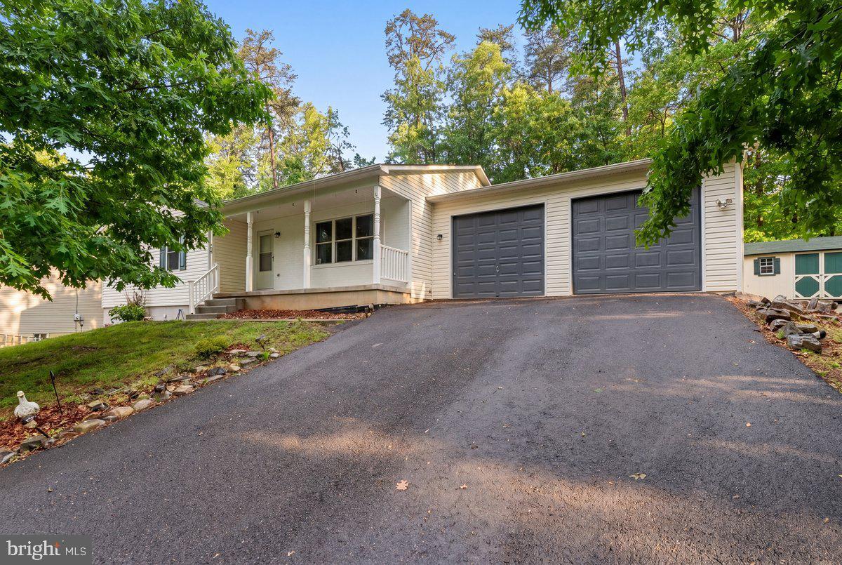 LAKE HOLIDAY ESTATES - Residential