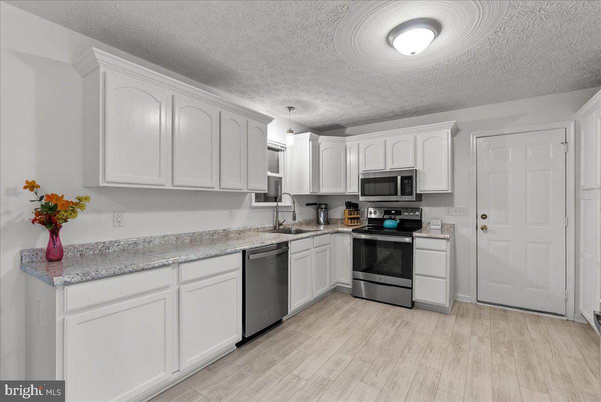 LAKE HOLIDAY ESTATES - Residential
