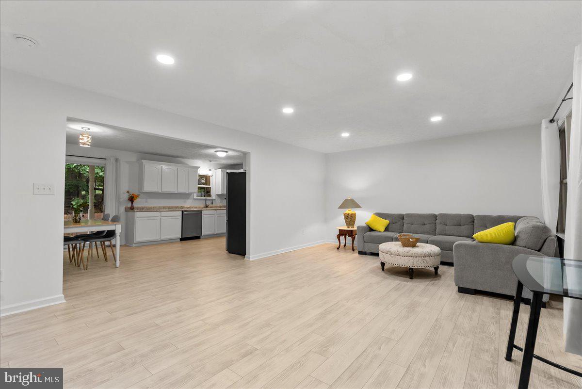 LAKE HOLIDAY ESTATES - Residential