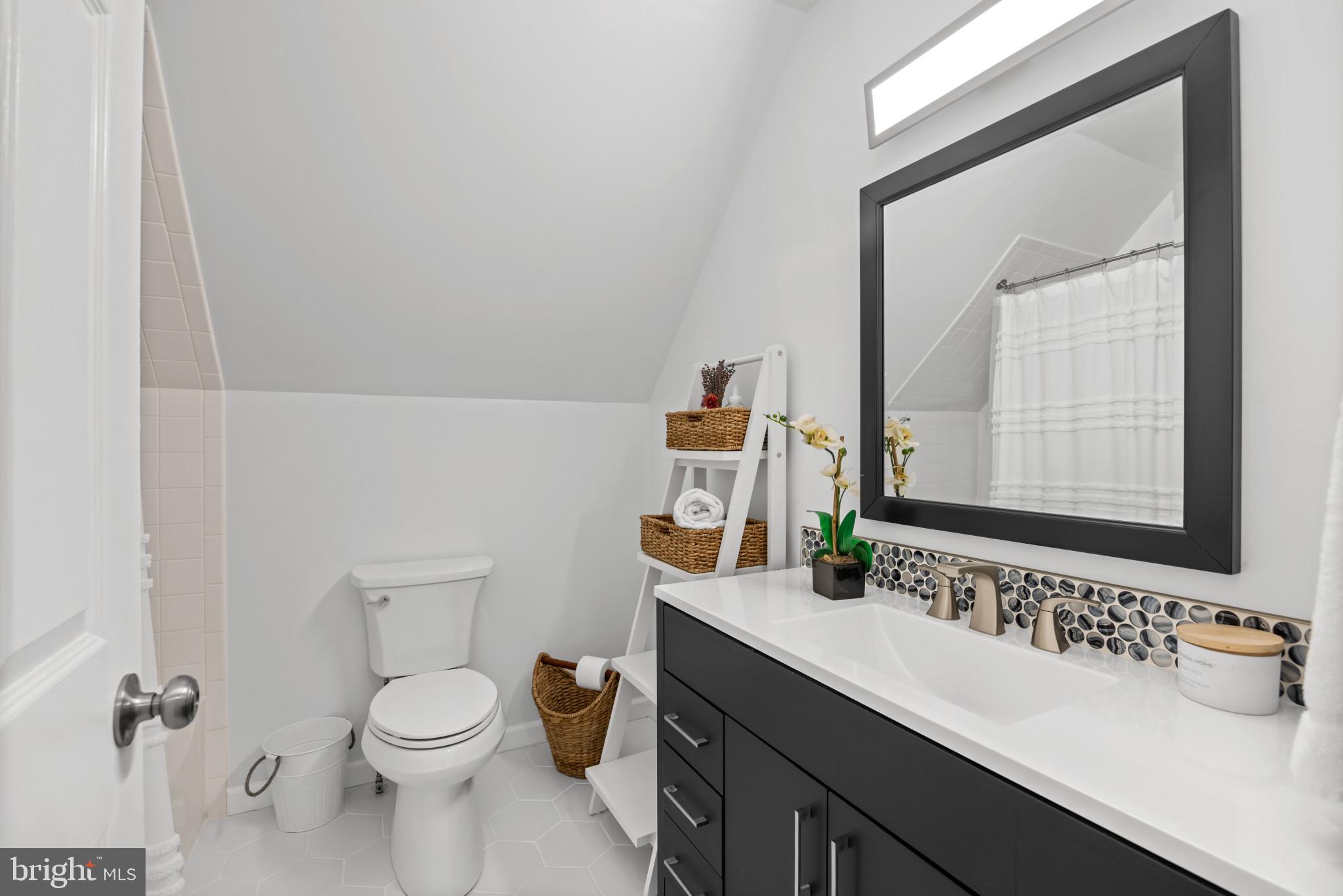 SCHOOLERS POND - Residential