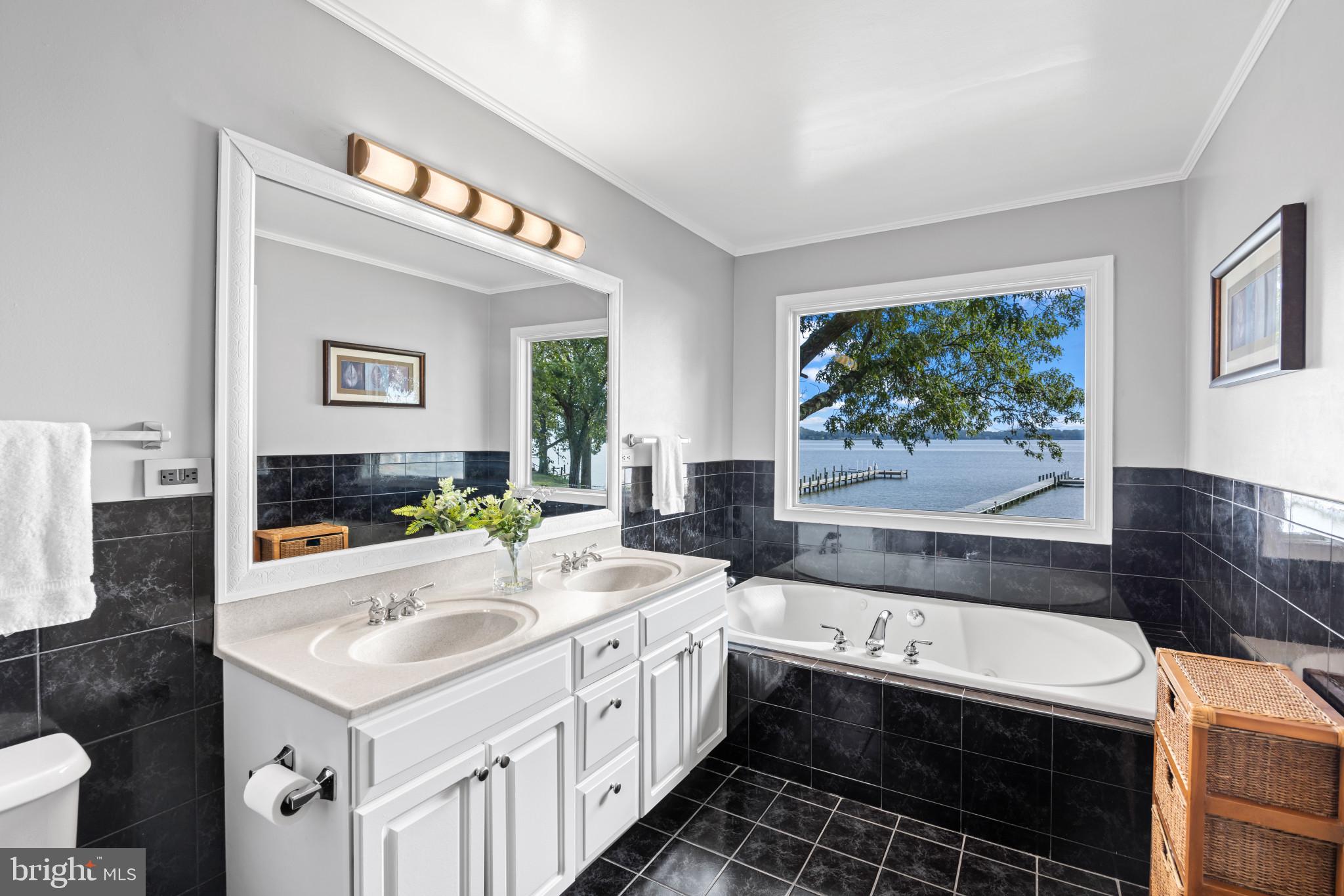 SCHOOLERS POND - Residential