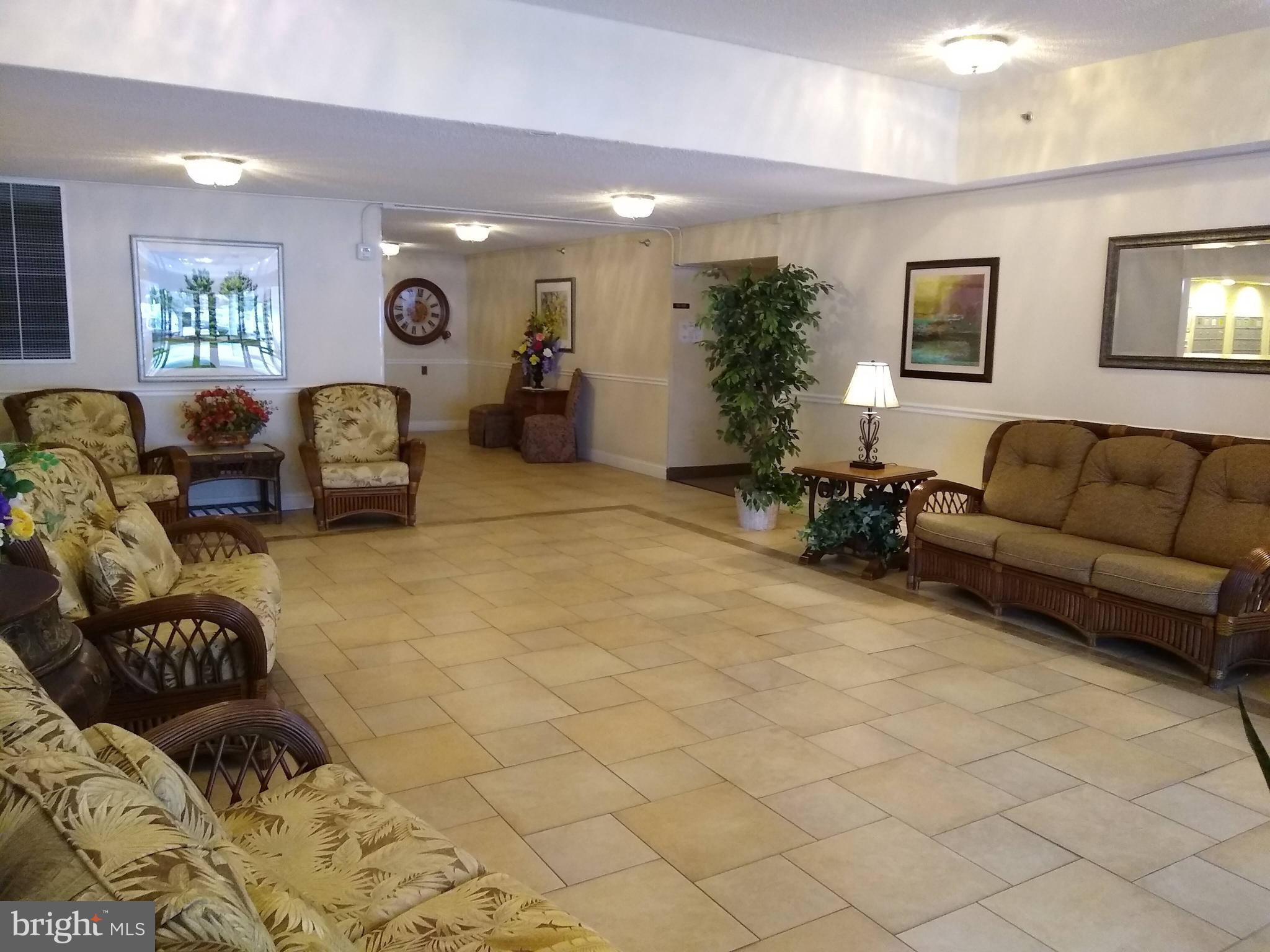 LEISURE WORLD - Residential