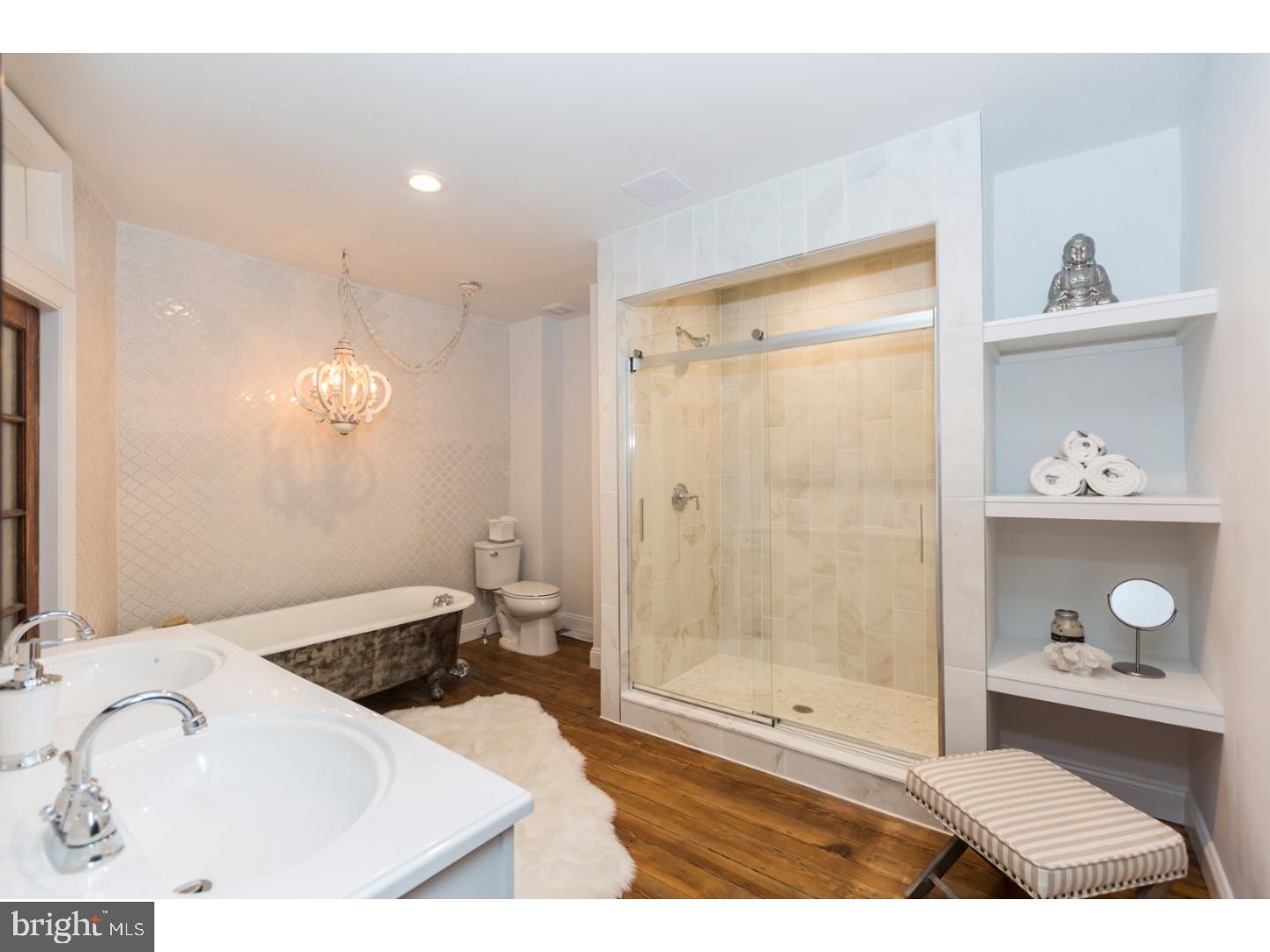 SOUTH KENSINGTON - Residential
