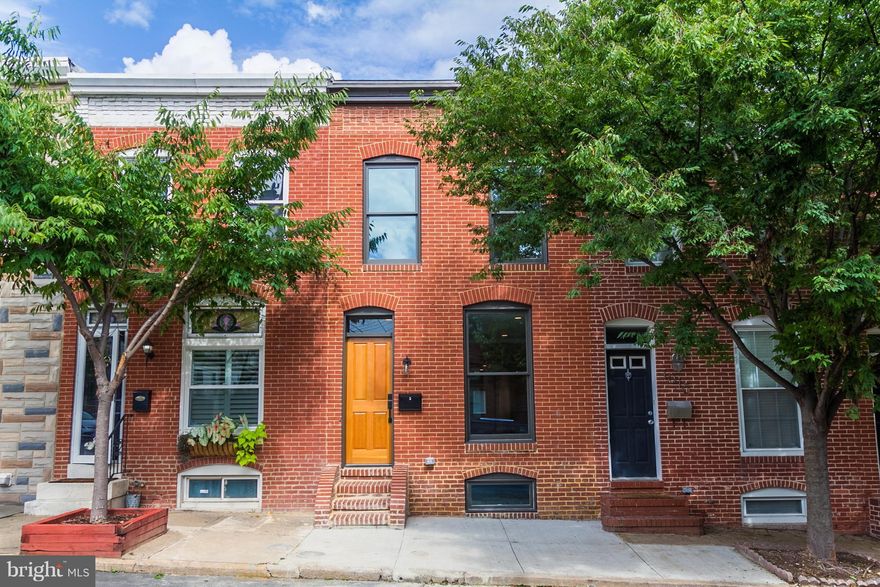 STYLISH AND CONTEMPORARY W/10 YEAR TAX CREDIT ($117,600)!!  THIS HOME OFFERS ALL HIGH END FINISHES--IMPORTED SPANISH BACKSPLASH , ITALIAN TILE FROM CHESAPEAKE TILE, SOLID WOOD DOORS, 5"X3/4 FRENCH WHITE OAK FLOORS, (CUSTOM GLASS SHOWER DOORS/WASHER & DRYER WILL BE INSTALLED).  FINISHED LOWER LEVEL W/FULL BATH.  ROOFTOP DECK FOR ENTERTAINING . ONE CAR PARKING. ONE YEAR BUILDER WARRANTY