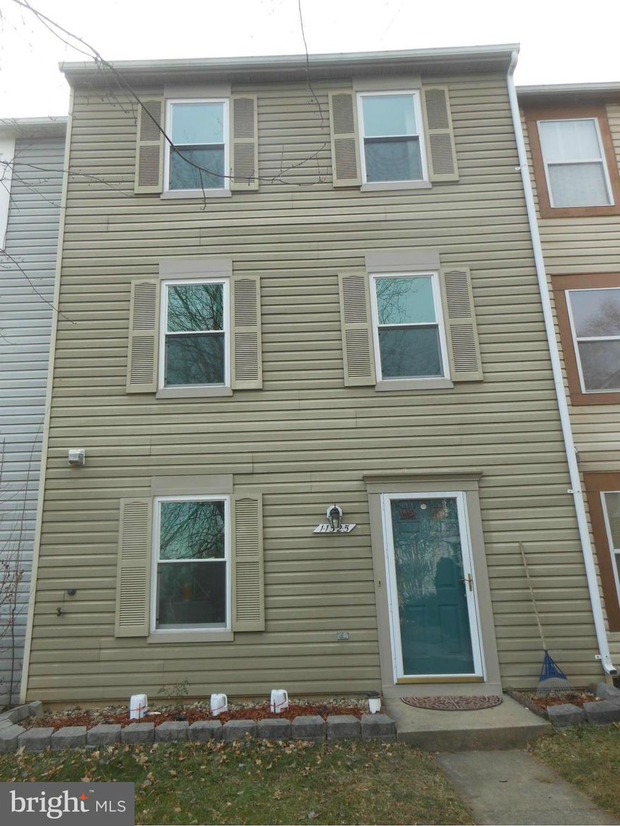 Move in condition.Home was recently painted, Hardwood Floor Through out 3 levels. Brand New Stainless Steel Appliances. Separate laundry room. Lower level Family room W/ Full bath  could be used as Master Bed Room. Beautiful Custom Deck. Convenient to I-270, shopping, schools and entertainment. Walk out Lower Level  Come and fall in love. Agents: Pls. take off shoes & Turn Off lights After showing