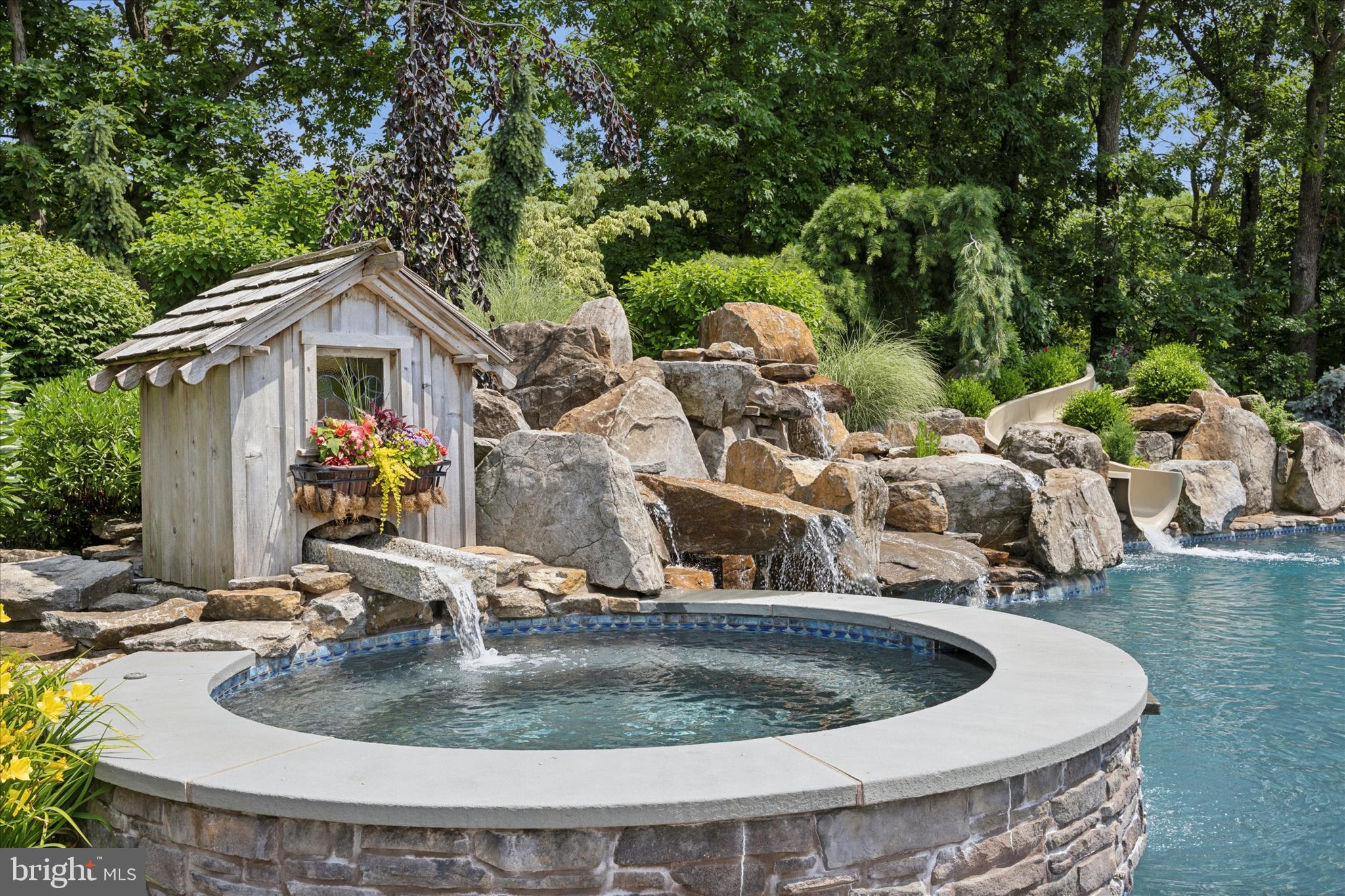 414 FALLOWFIELD LANE