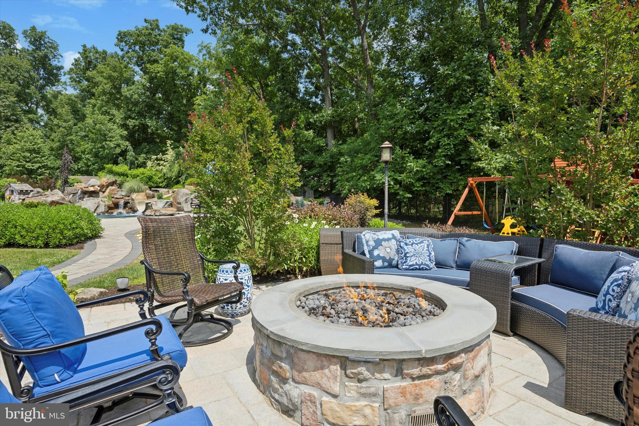 414 FALLOWFIELD LANE