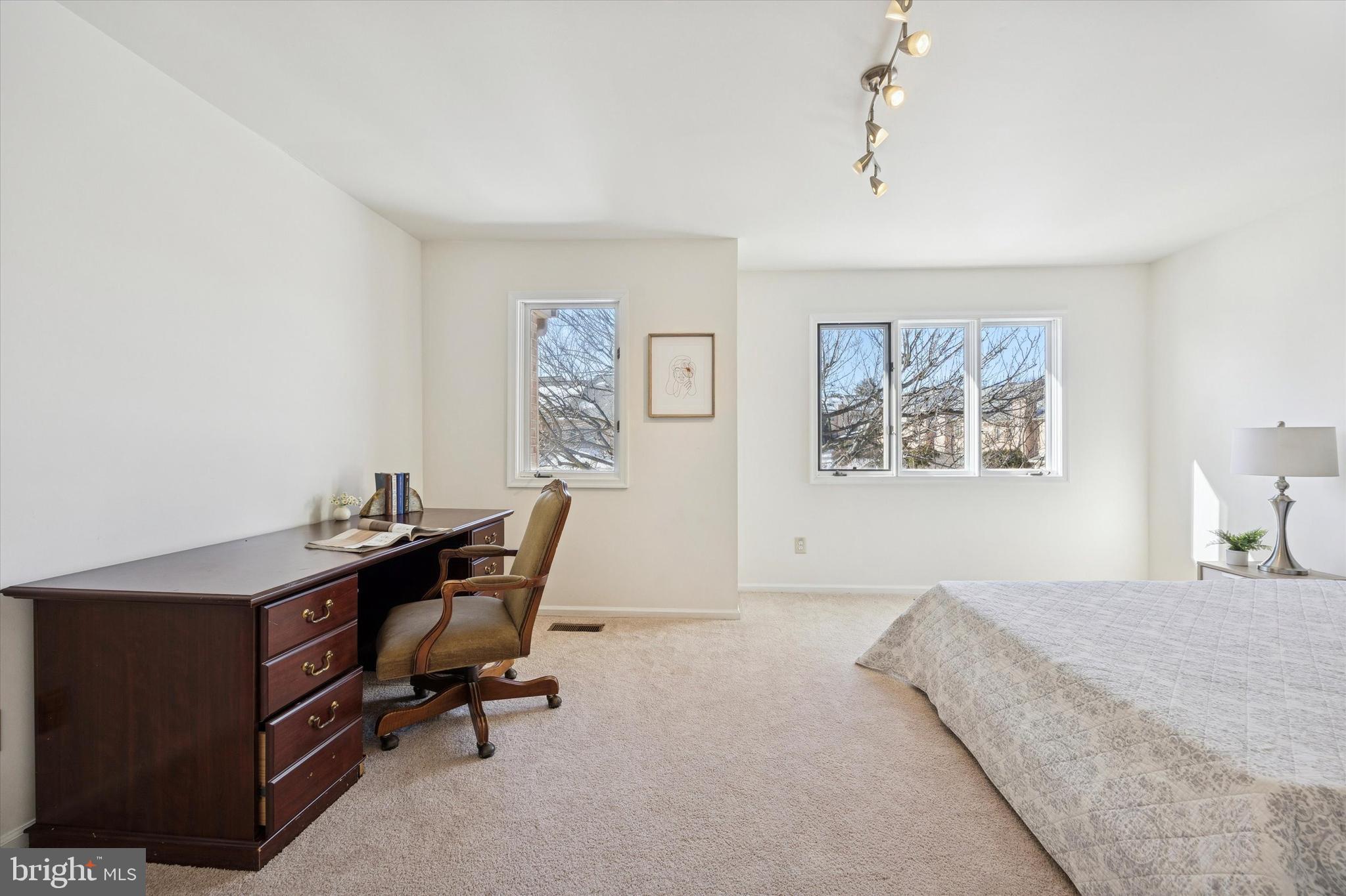 CHESTERBROOK - Residential