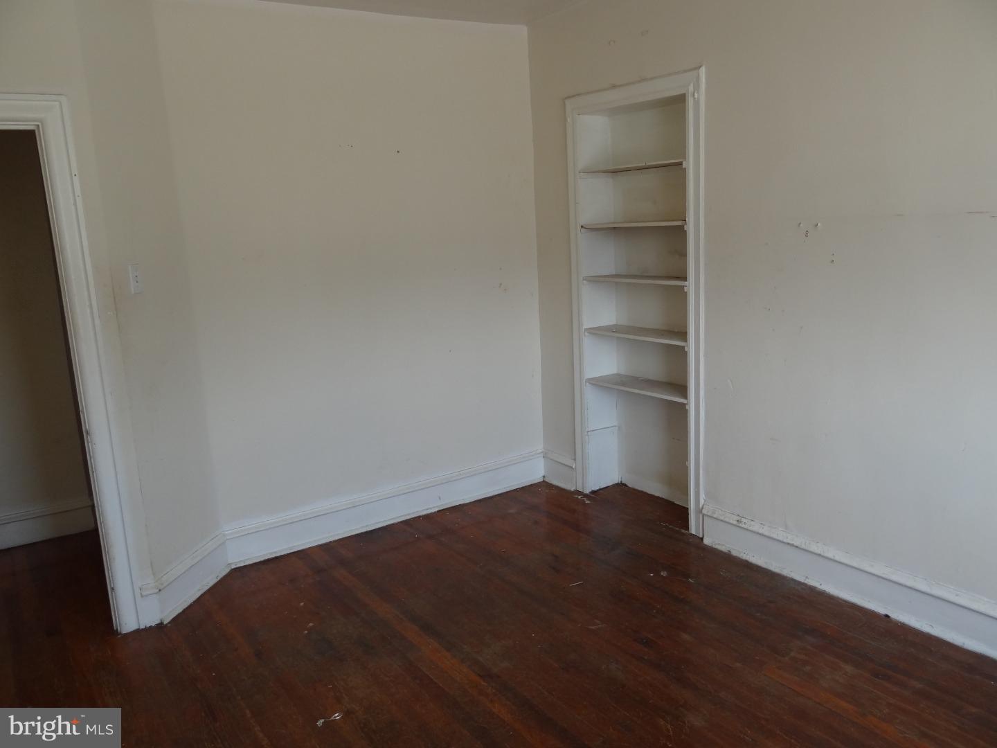 HOLMESBURG - Residential Income