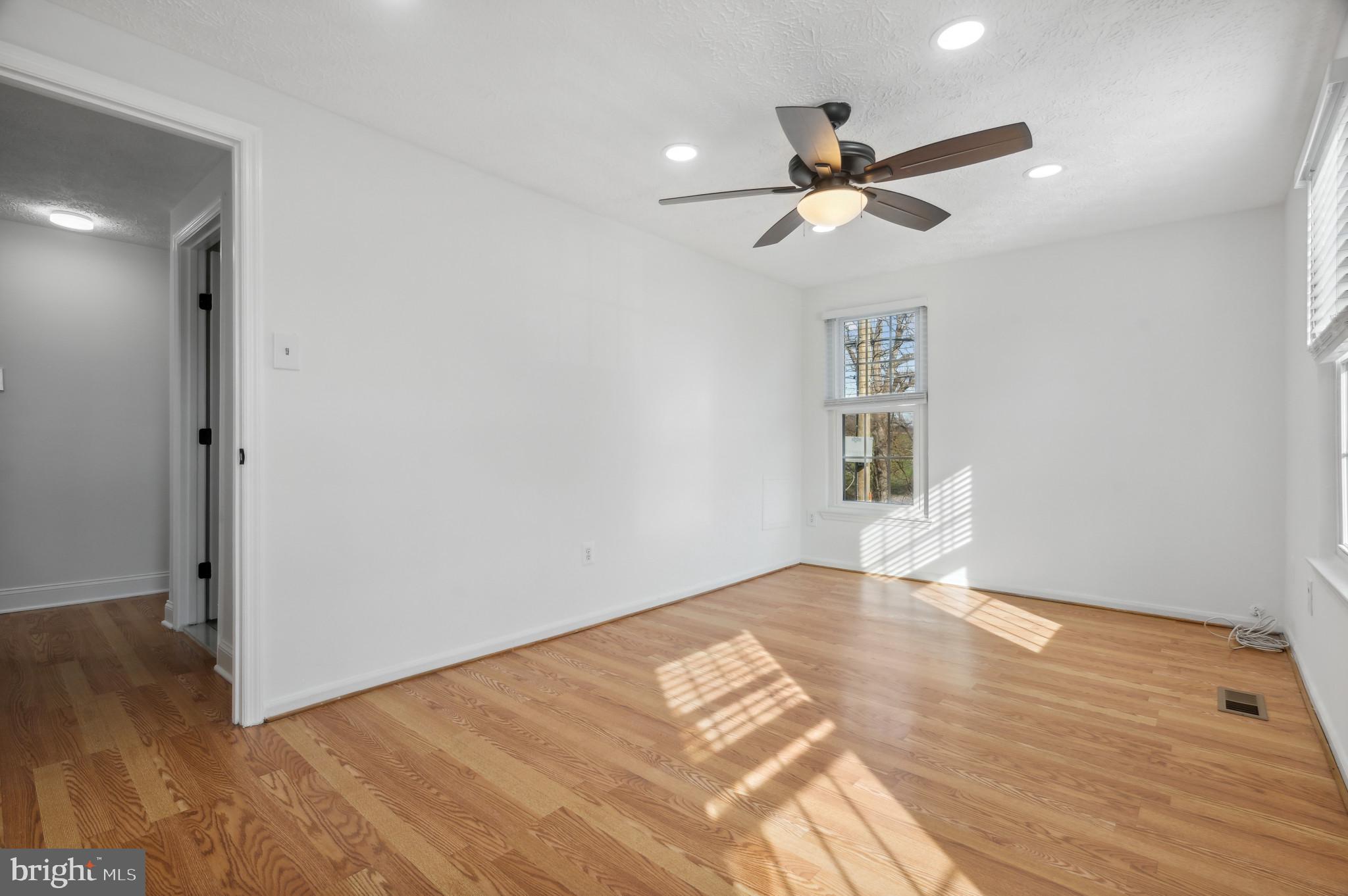 INDIAN CREEK VILLAGE - Residential Lease