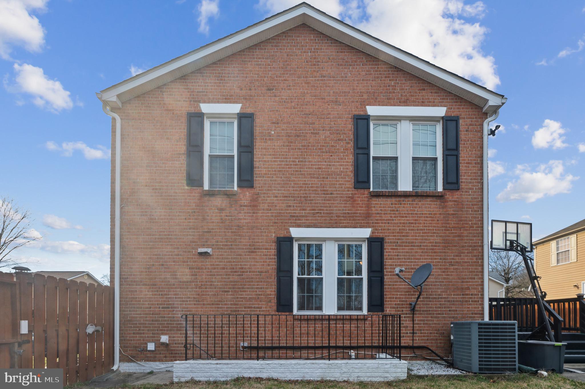 INDIAN CREEK VILLAGE - Residential Lease