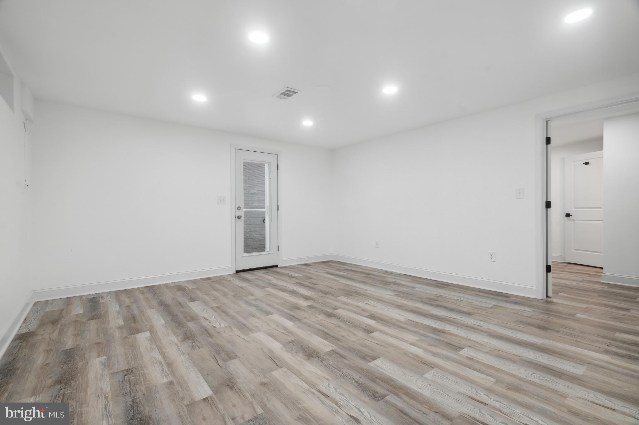 INDIAN CREEK VILLAGE - Residential Lease