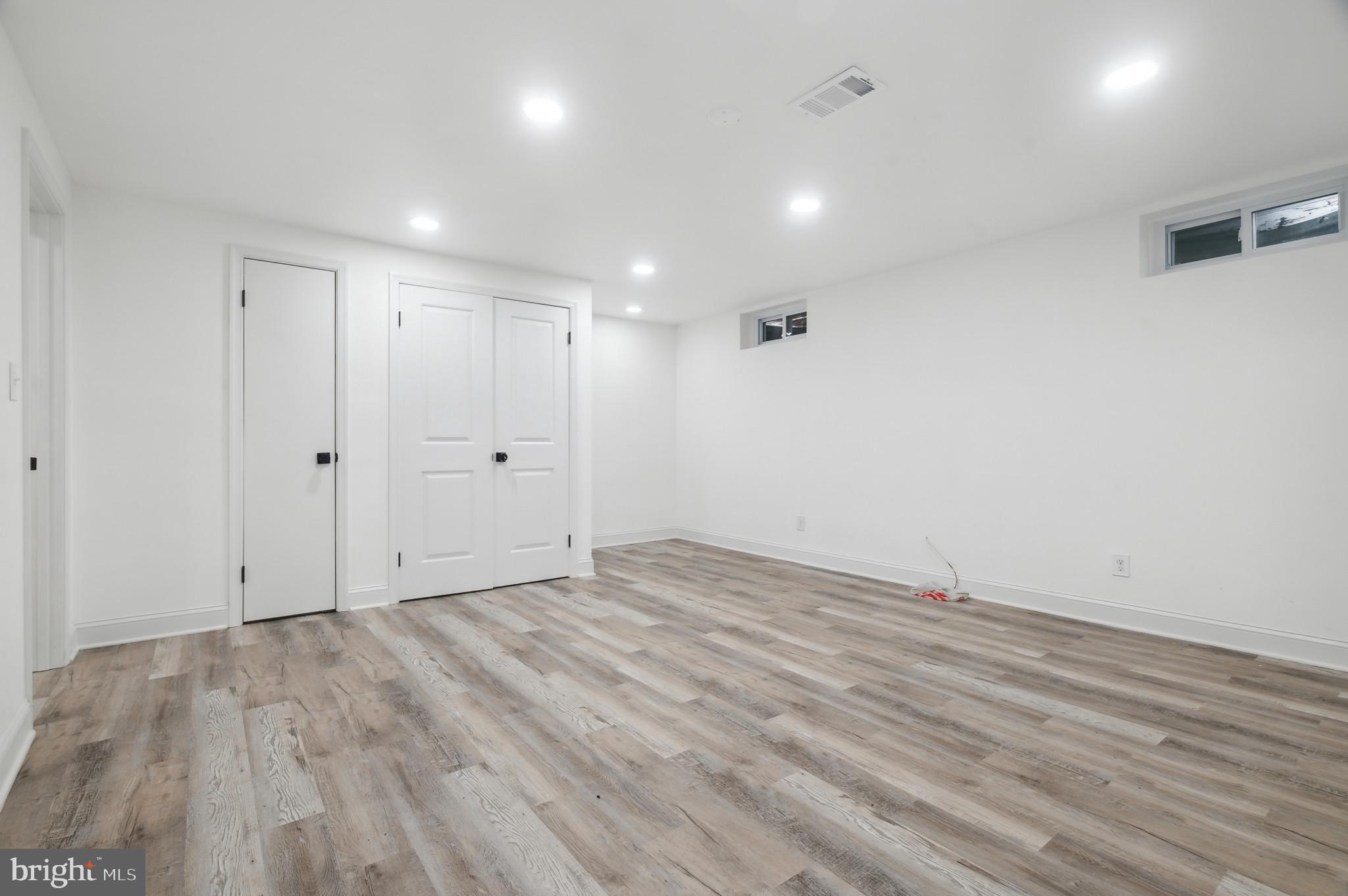 INDIAN CREEK VILLAGE - Residential Lease