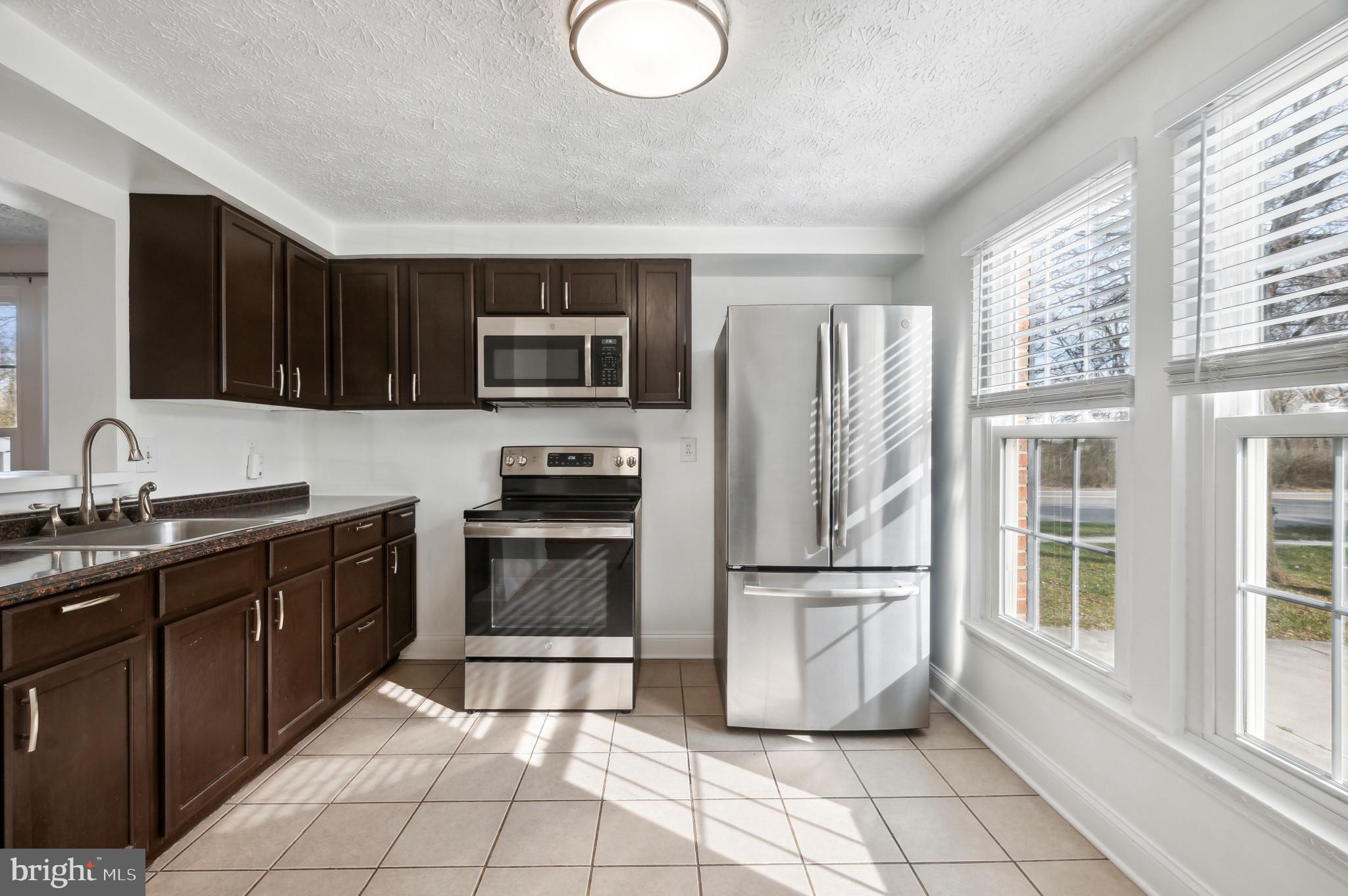 INDIAN CREEK VILLAGE - Residential Lease