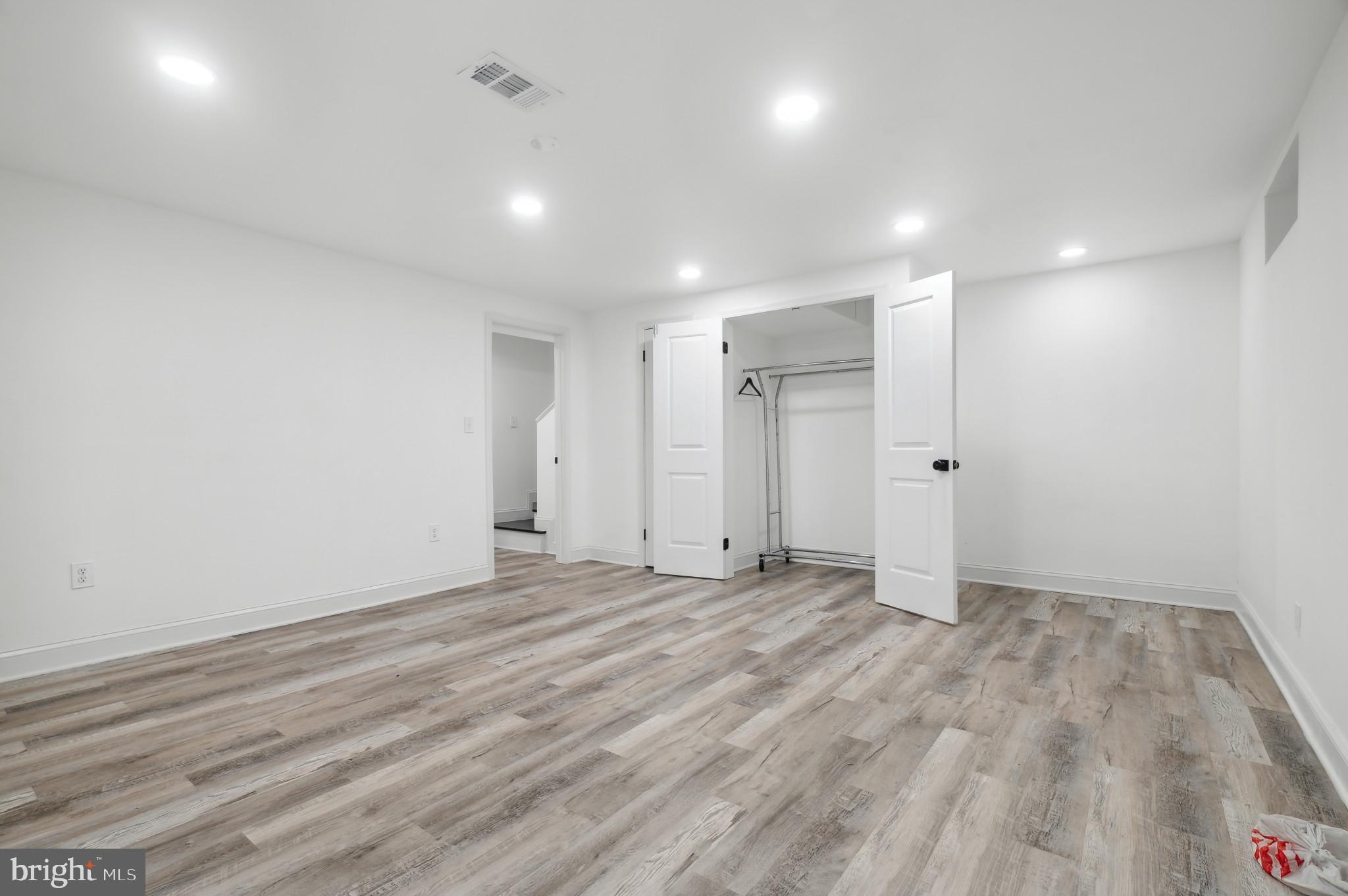 INDIAN CREEK VILLAGE - Residential Lease