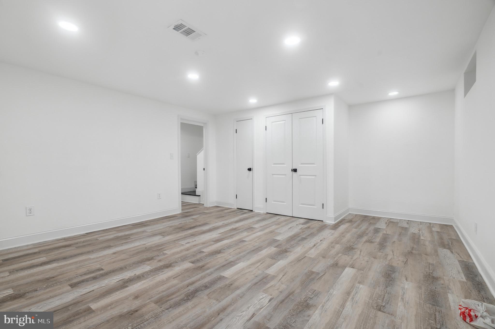 INDIAN CREEK VILLAGE - Residential Lease