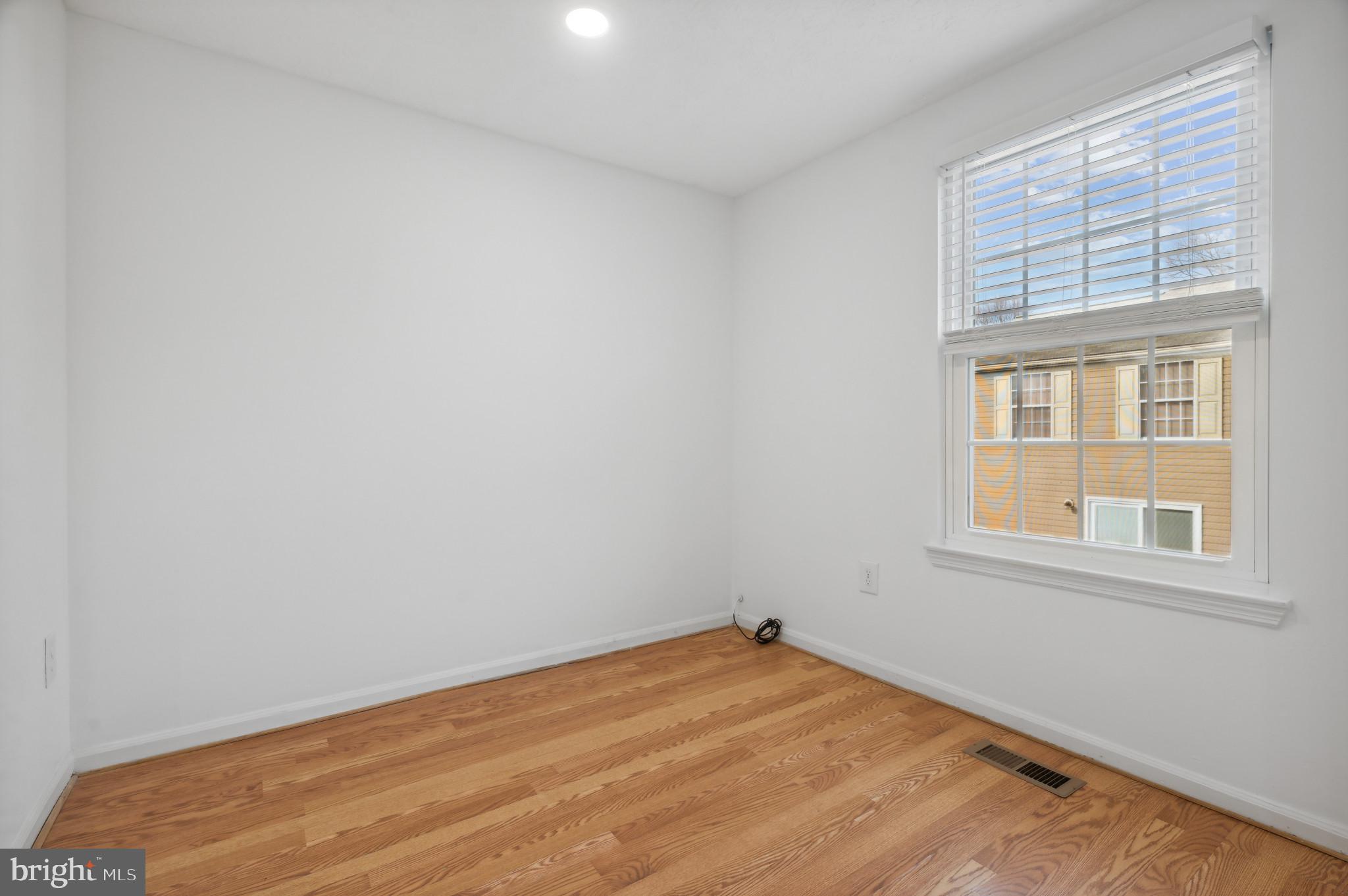 INDIAN CREEK VILLAGE - Residential Lease